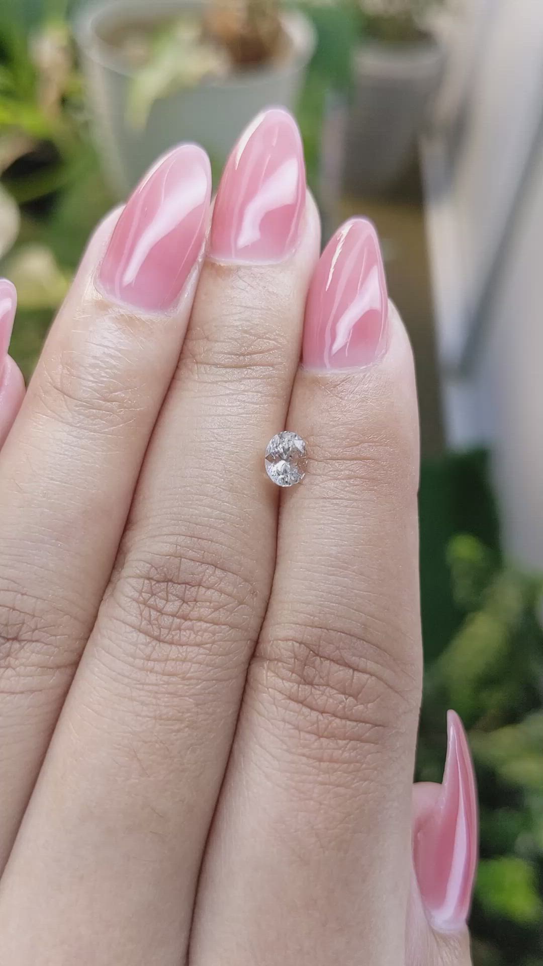 0.76 Ct. White Sapphire from Ceylon (Sri Lanka) Size Video