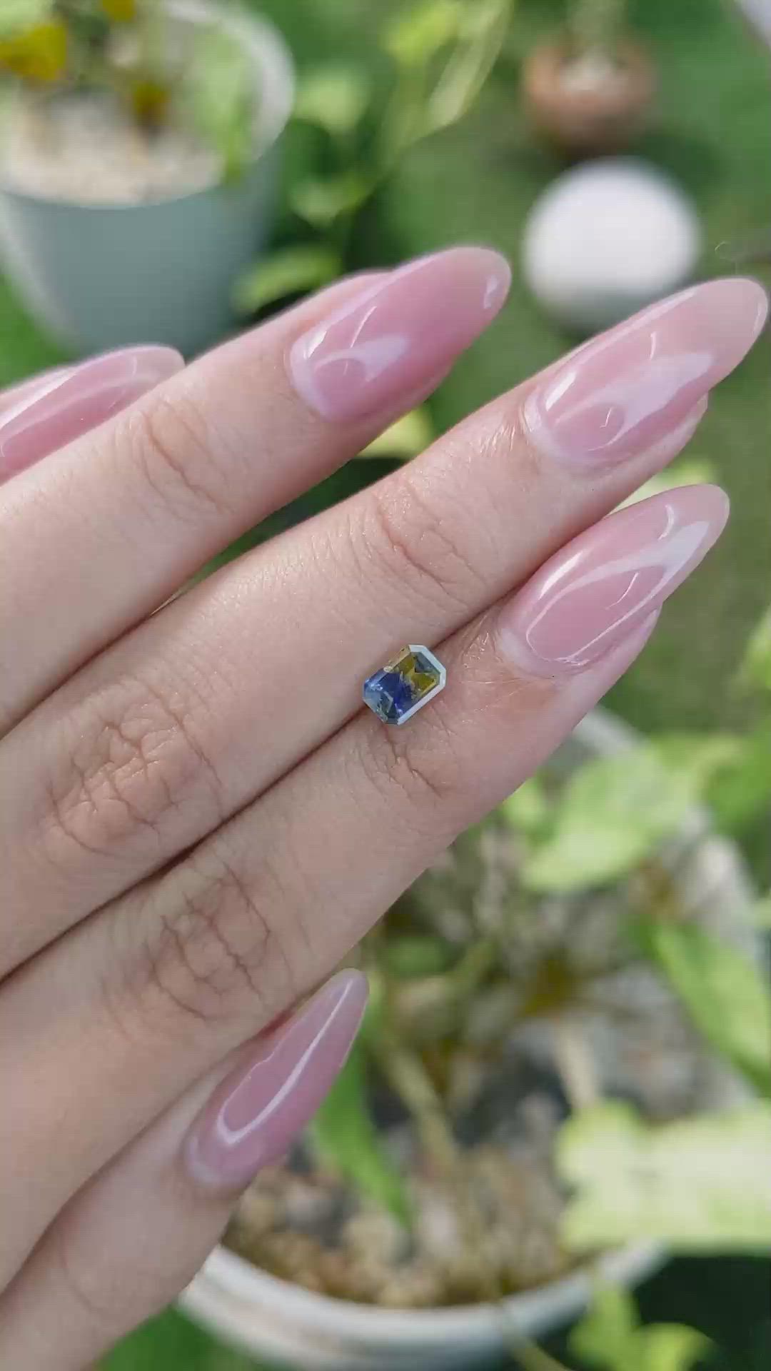 0.79 Ct. Bi Color Sapphire from Ceylon (Sri Lanka) Size Video