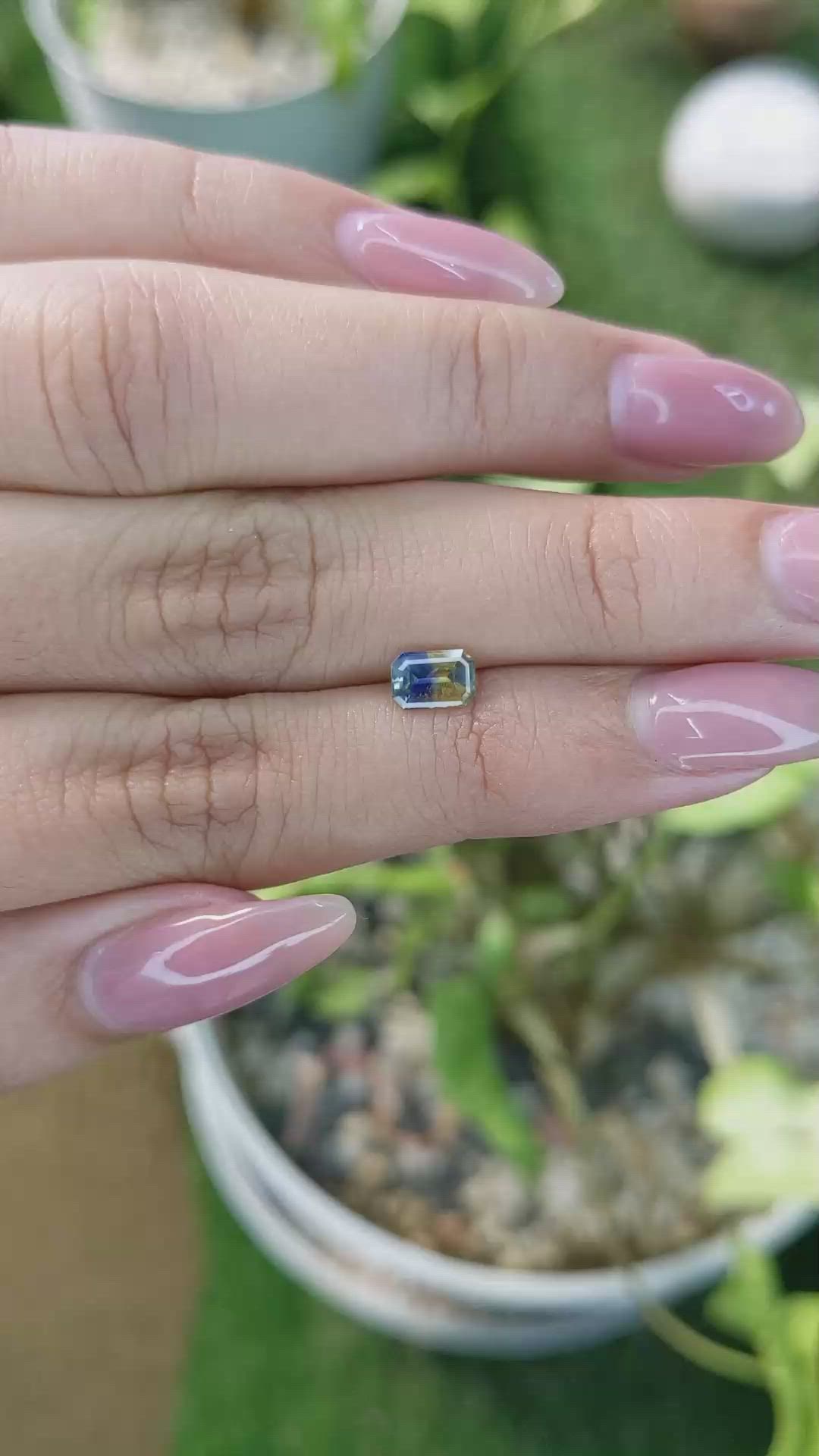 0.79 Ct. Bi Color Sapphire from Ceylon (Sri Lanka) Size Video