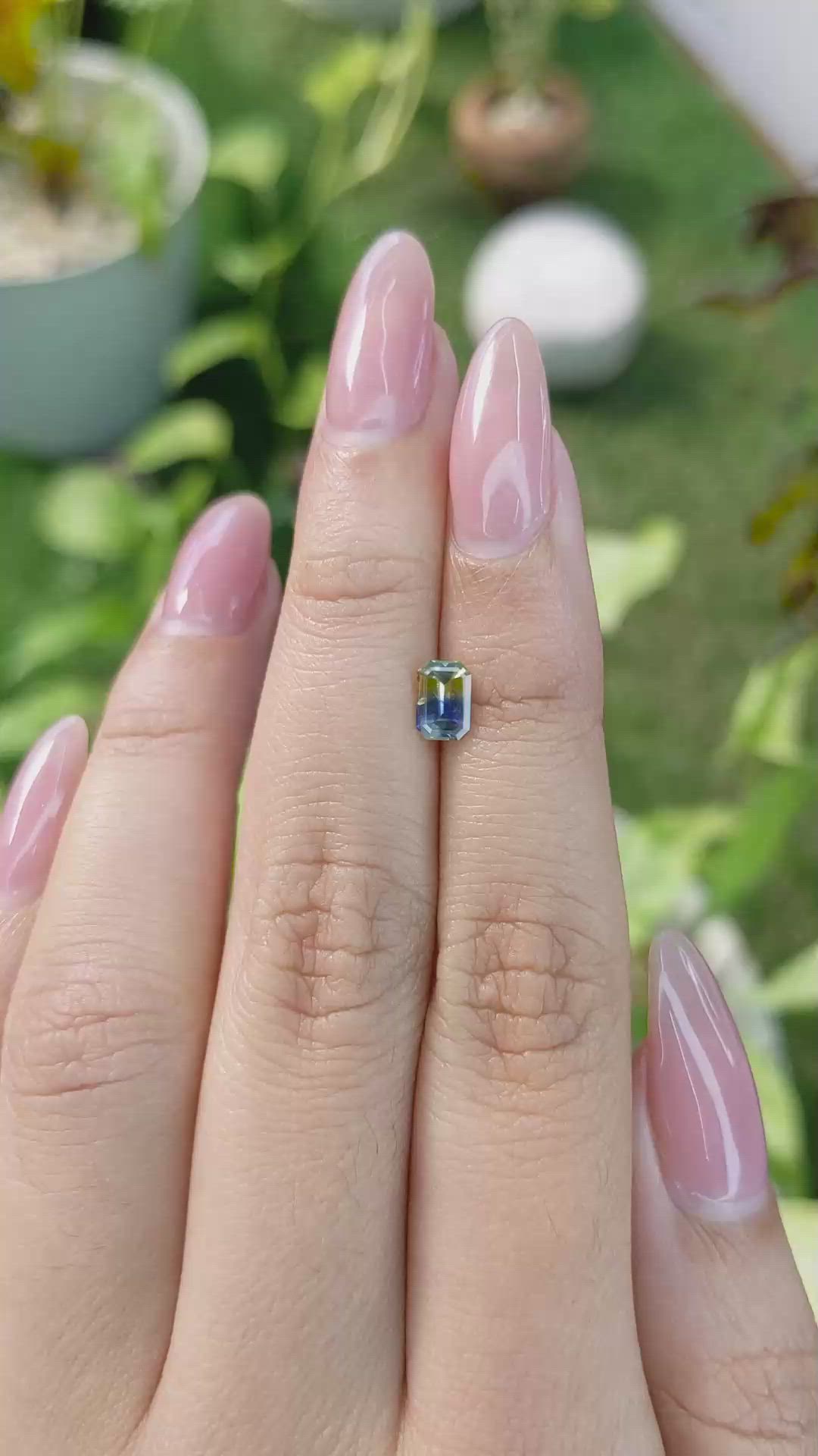 0.79 Ct. Bi Color Sapphire from Ceylon (Sri Lanka) Size Video