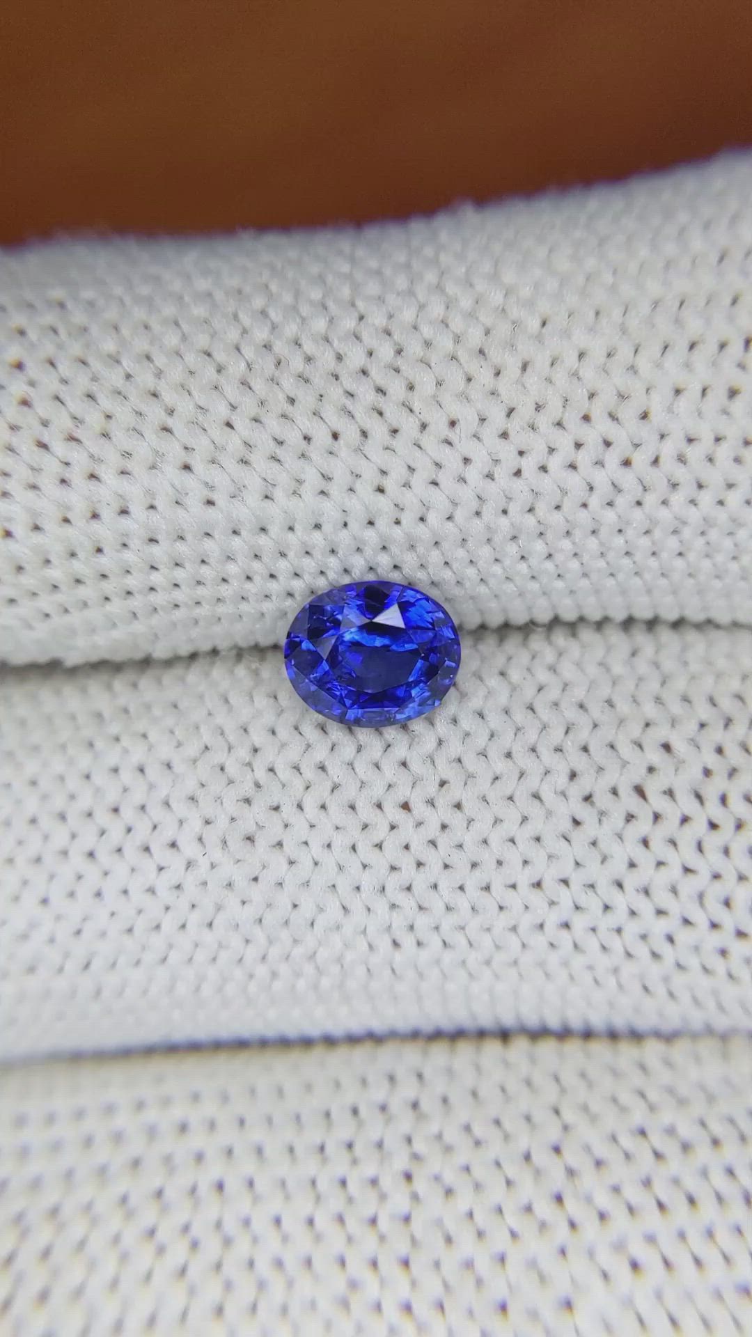 1.26 Ct. Blue Sapphire from Ceylon (Sri Lanka) Size Video