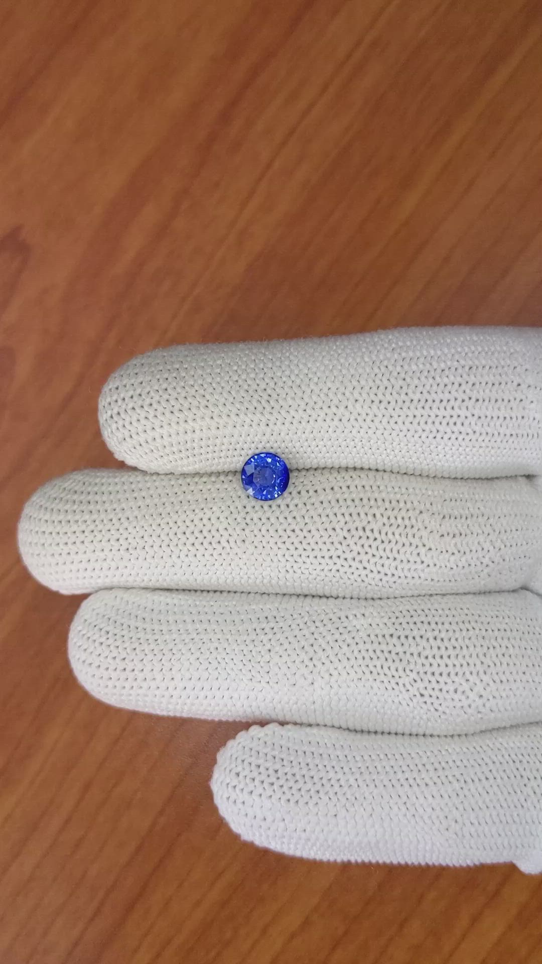 1.02 Ct. Blue Sapphire from Ceylon (Sri Lanka) Size Video