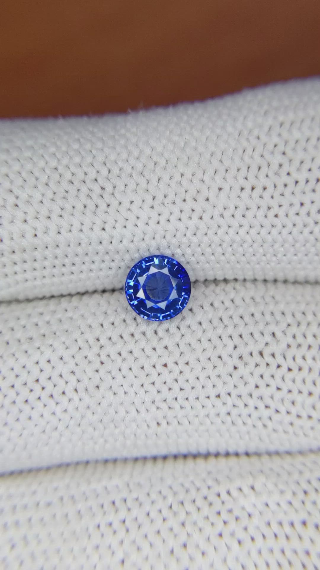 1.02 Ct. Blue Sapphire from Ceylon (Sri Lanka) Size Video