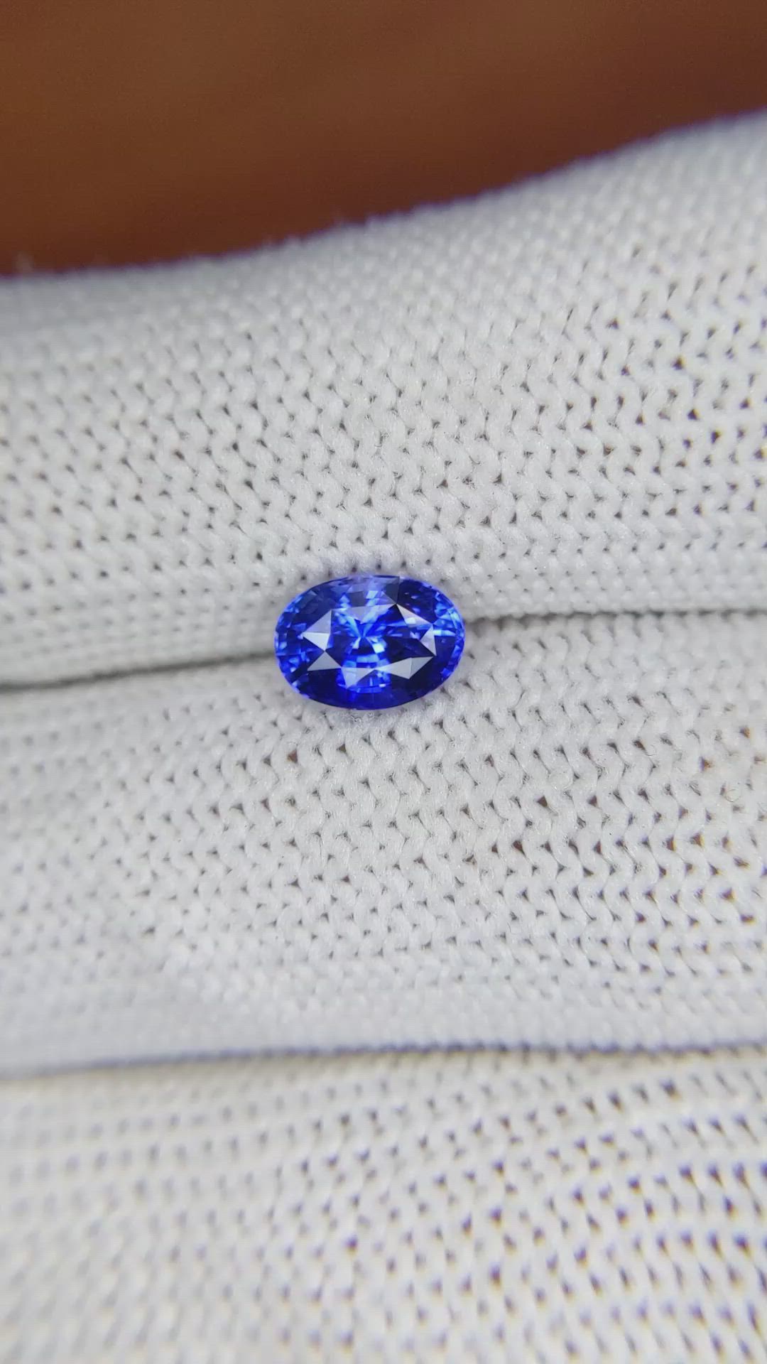 1.28 Ct. Blue Sapphire from Ceylon (Sri Lanka) Size Video