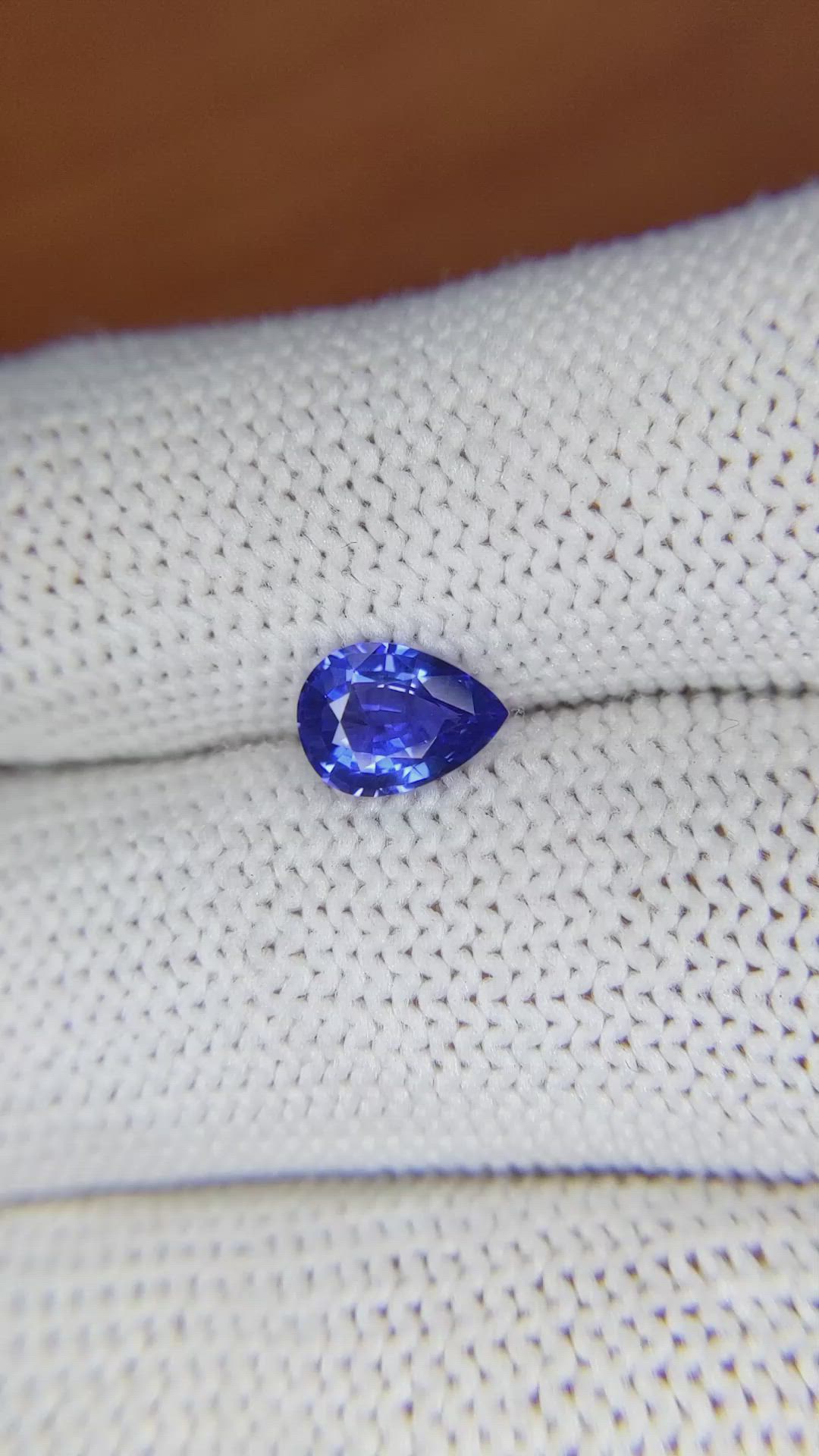 0.98 Ct. Blue Sapphire from Ceylon (Sri Lanka) Size Video