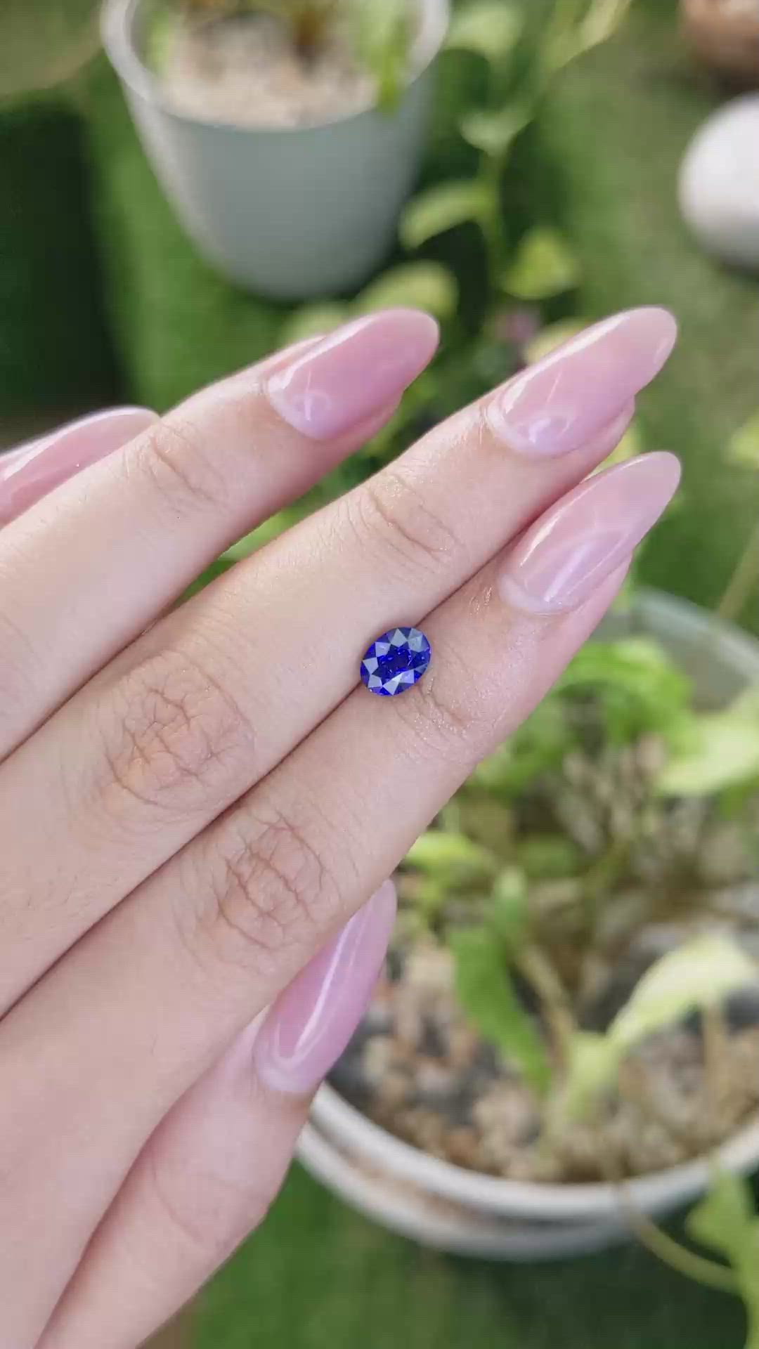 1.39 Ct. Blue Sapphire from Ceylon (Sri Lanka) Size Video
