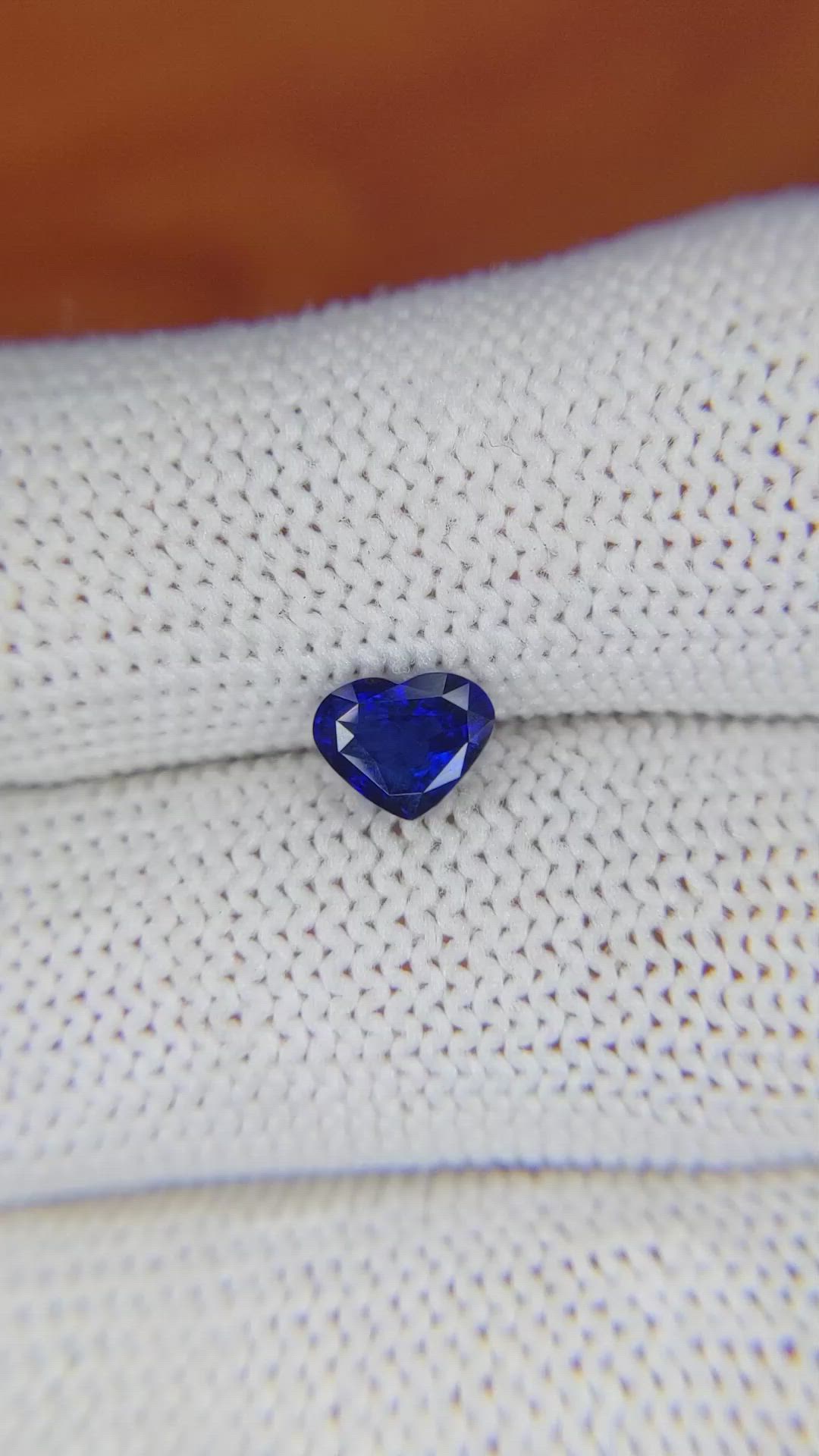 1.04 Ct. Blue Sapphire from Ceylon (Sri Lanka) Size Video