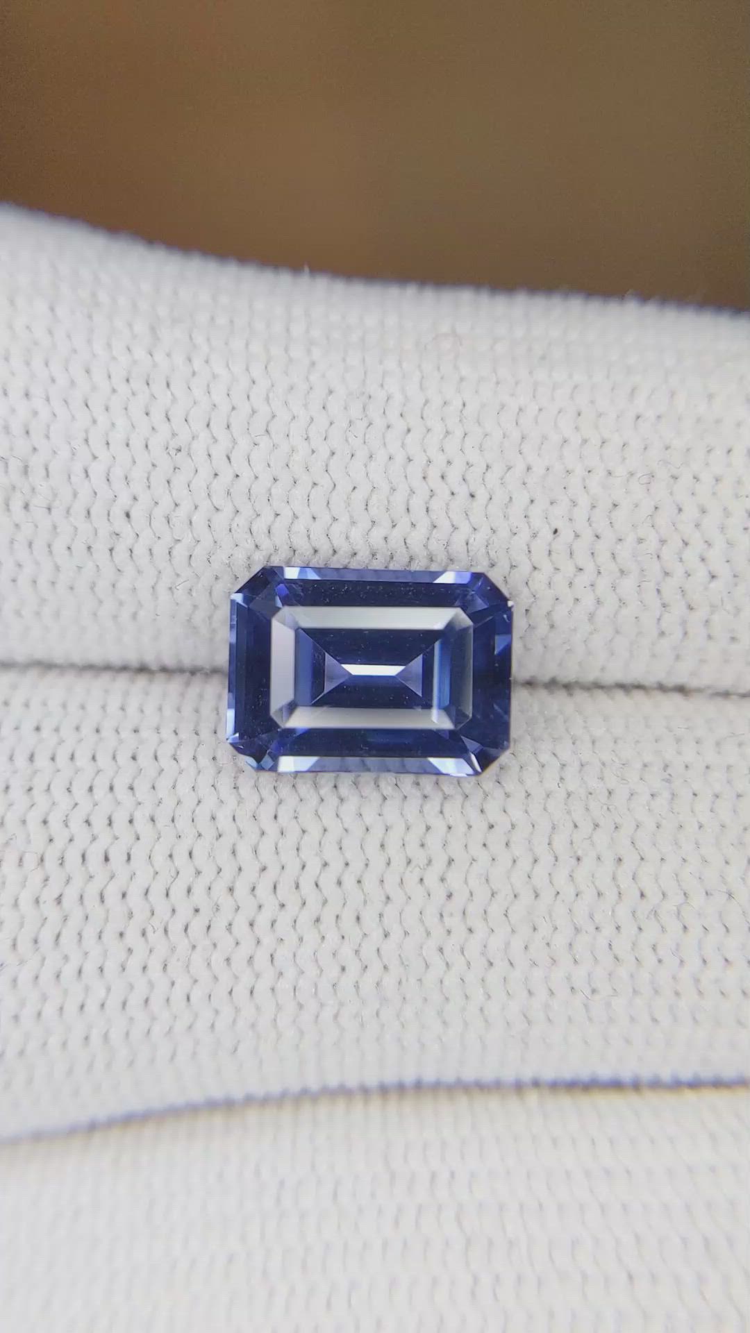 4.46 Ct. Blue Sapphire from Ceylon (Sri Lanka) Size Video