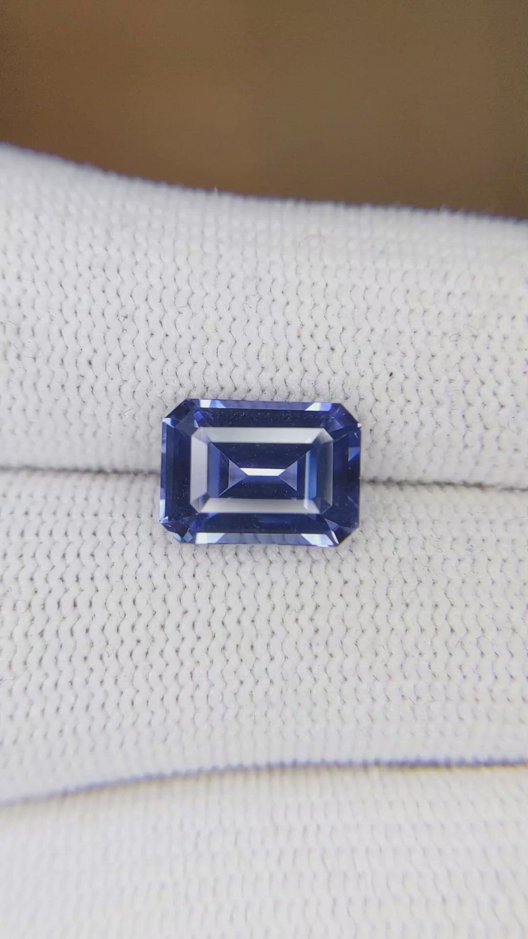4.46 Ct. Blue Sapphire from Ceylon (Sri Lanka) Size Video