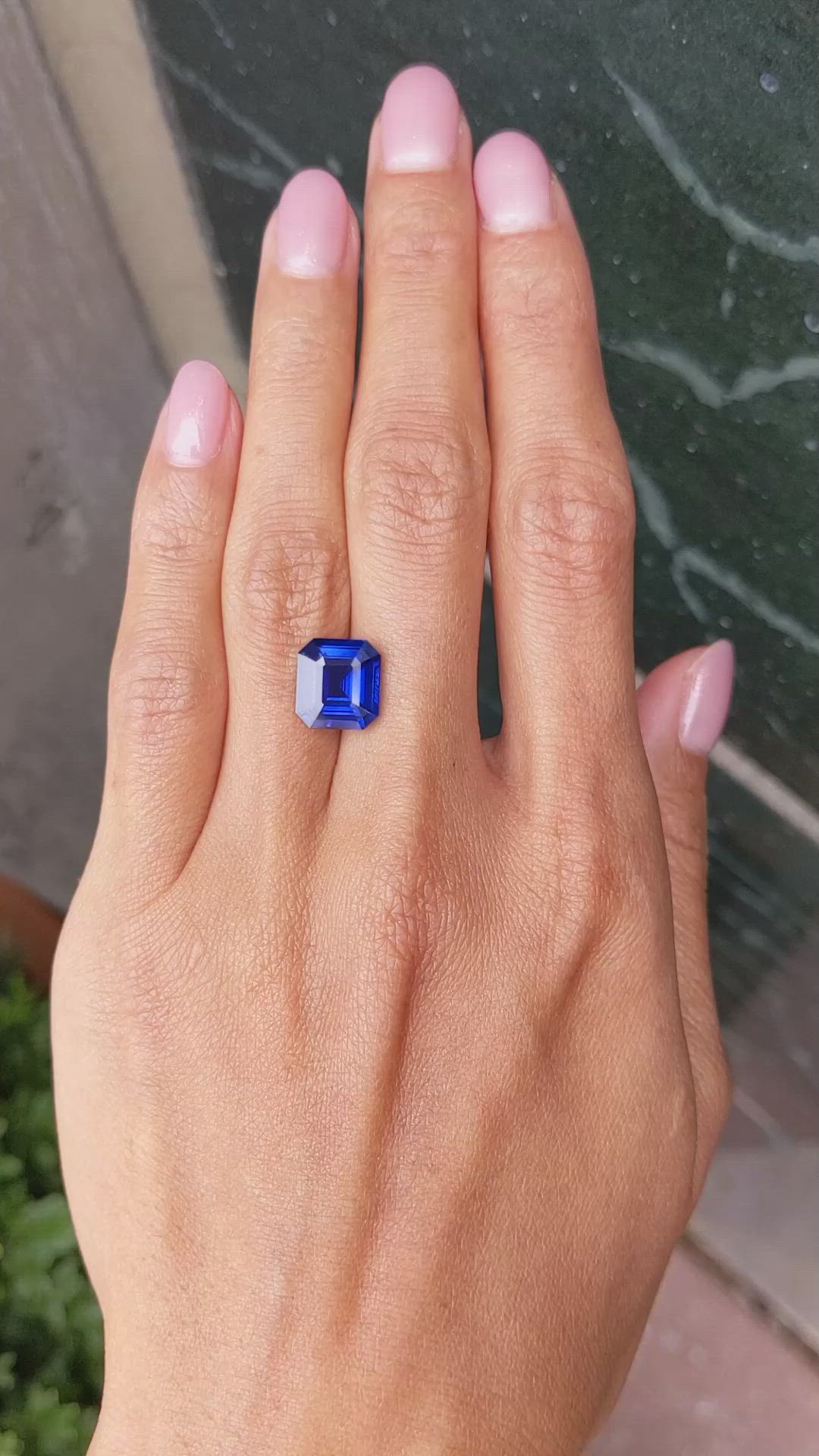5.62 Ct. Blue Sapphire from Ceylon (Sri Lanka) Size Video