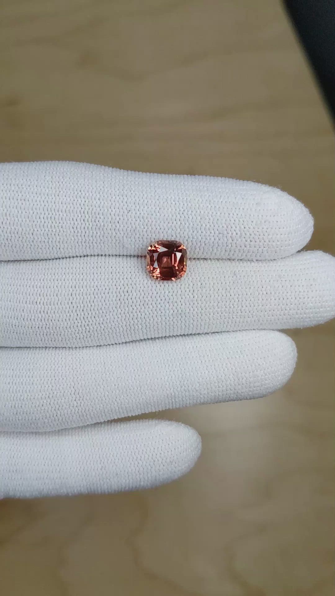 2.61 Ct. Padparadscha Sapphire from Ceylon (Sri Lanka) Size Video