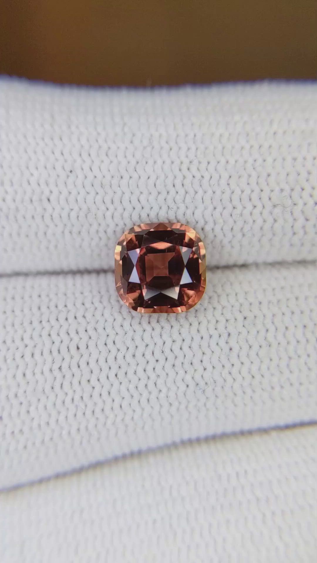 2.61 Ct. Padparadscha Sapphire from Ceylon (Sri Lanka) Size Video