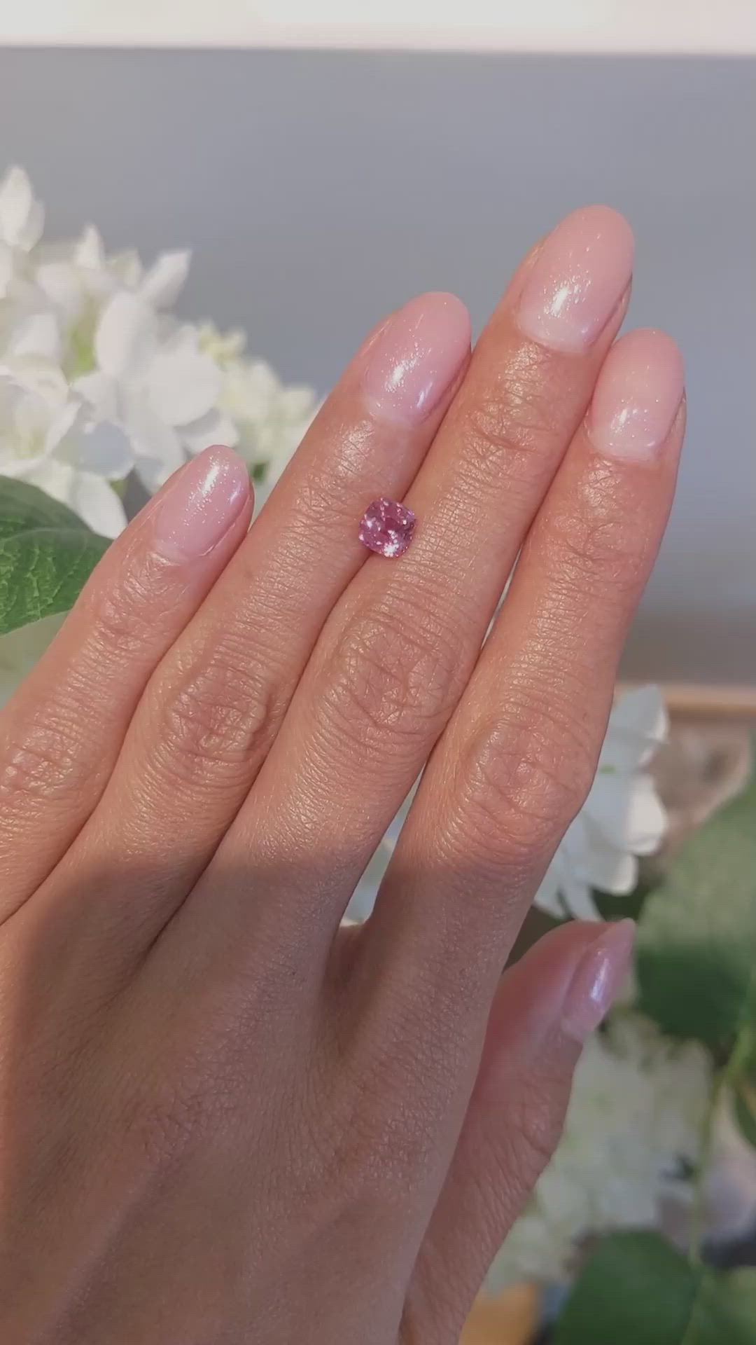 1.06 Ct. Padparadscha Sapphire from Ceylon (Sri Lanka) Size Video