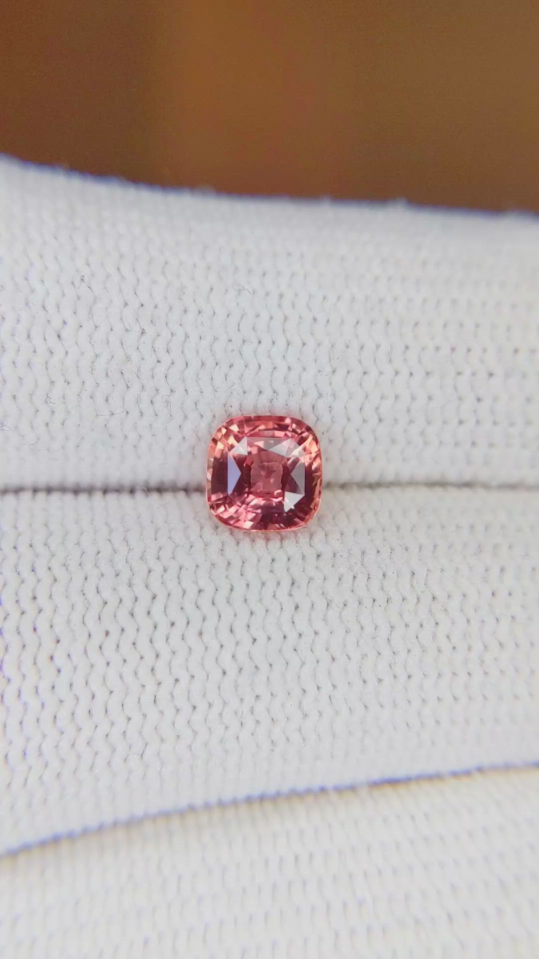 1.06 Ct. Padparadscha Sapphire from Ceylon (Sri Lanka) Size Video