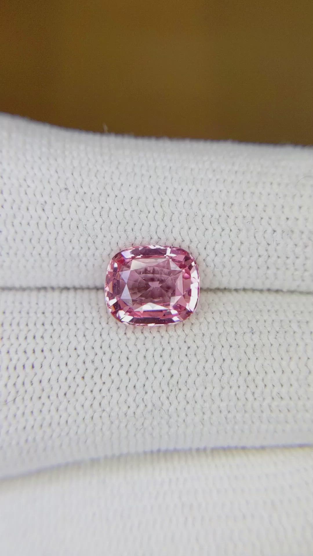 2.80 Ct. Padparadscha Sapphire from Ceylon (Sri Lanka) Size Video