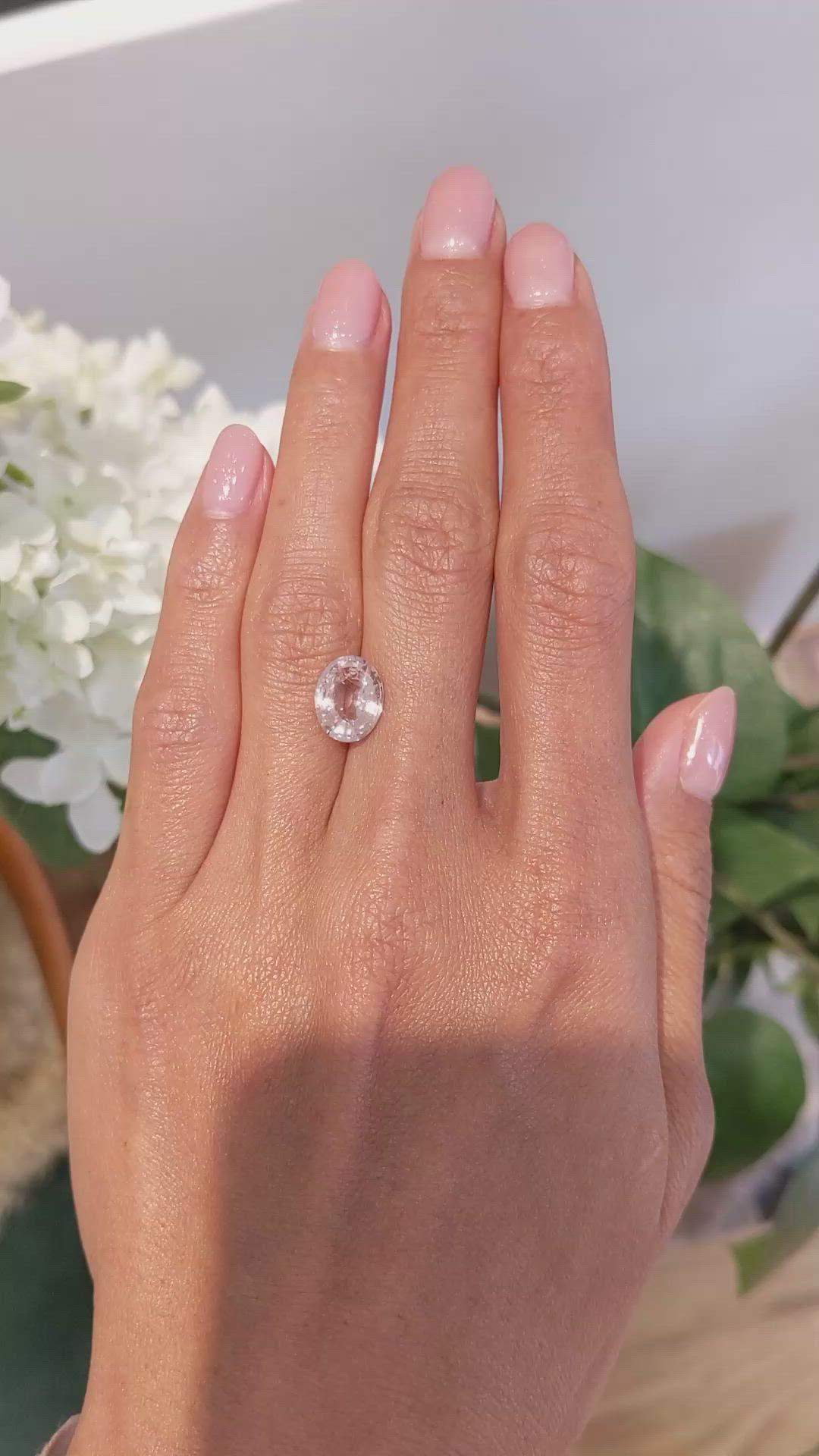 3.55 Ct. Padparadscha Sapphire from Ceylon (Sri Lanka) Size Video