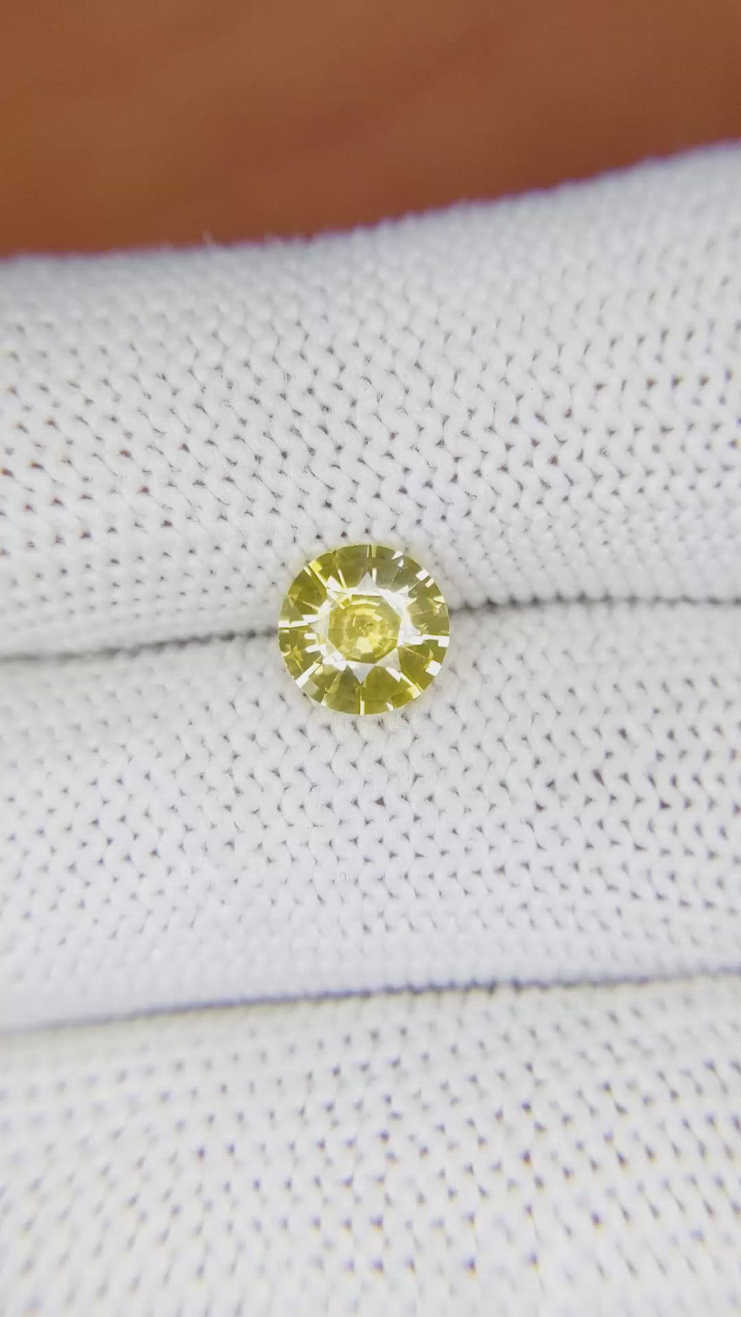 1.42 Ct. Yellow Sapphire from Ceylon (Sri Lanka) Size Video