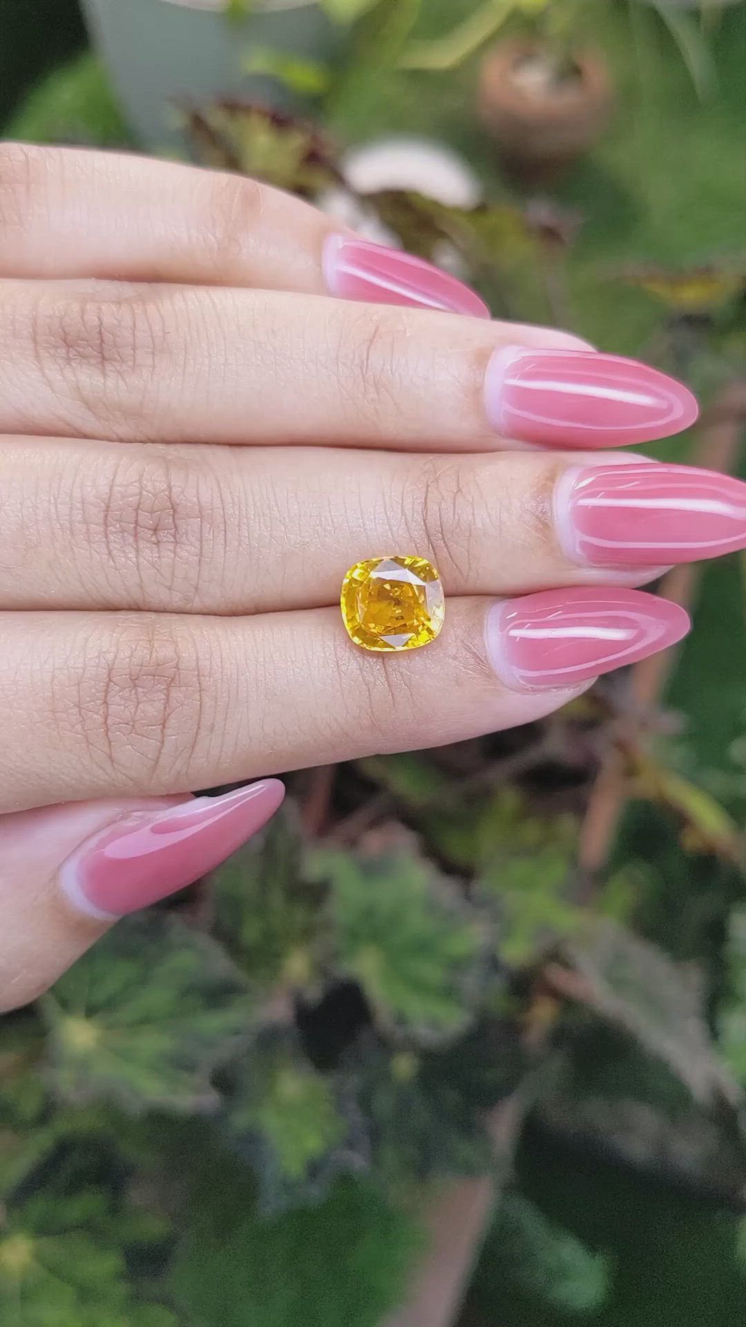 3.56 Ct. Orangish Yellow Sapphire from Ceylon (Sri Lanka) Size Video