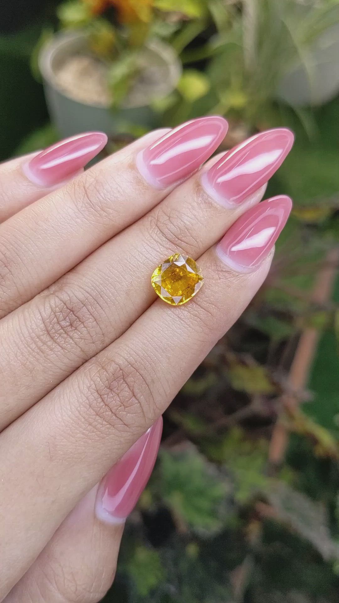 3.56 Ct. Orangish Yellow Sapphire from Ceylon (Sri Lanka) Size Video