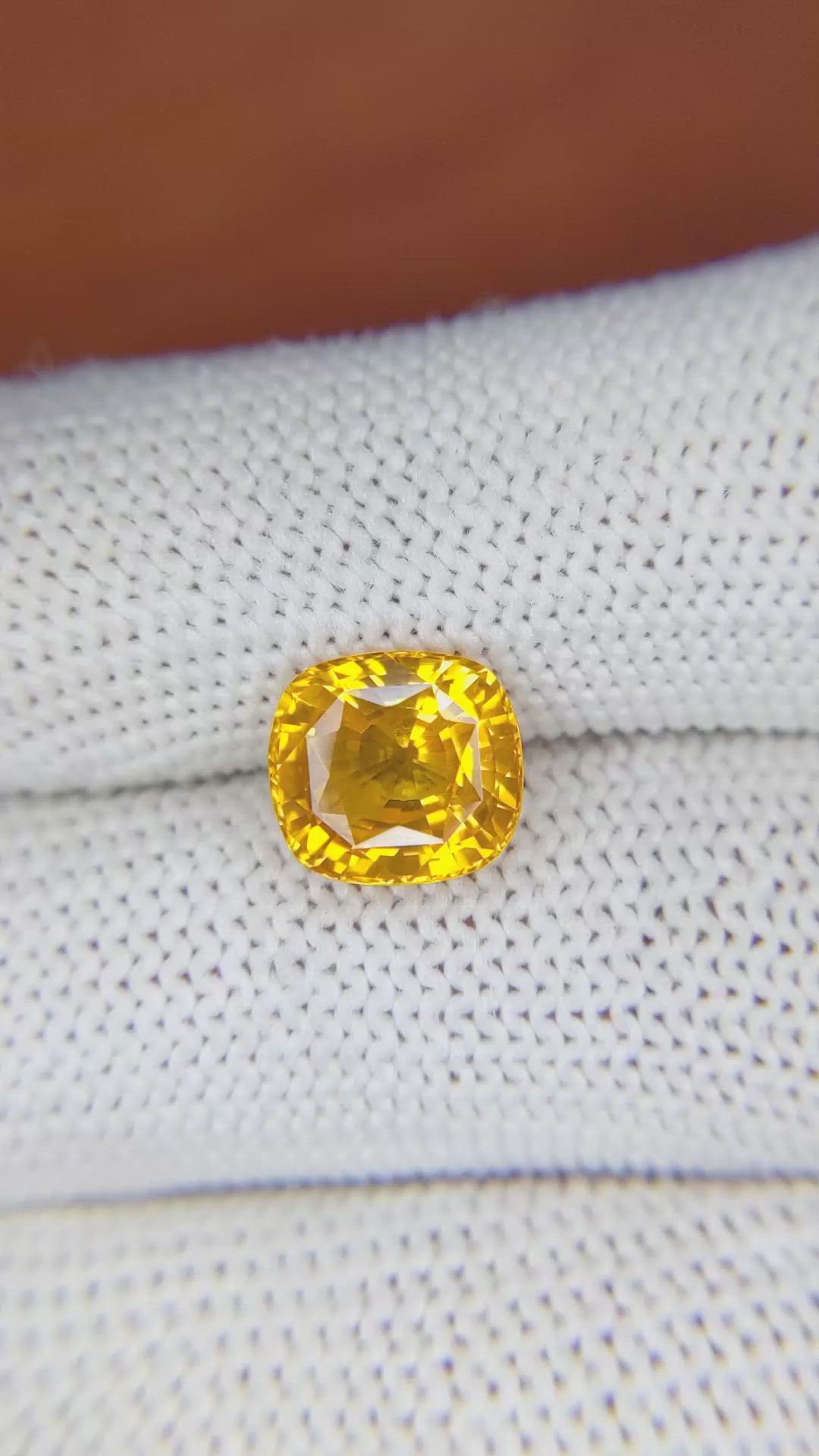 3.56 Ct. Orangish Yellow Sapphire from Ceylon (Sri Lanka) Size Video