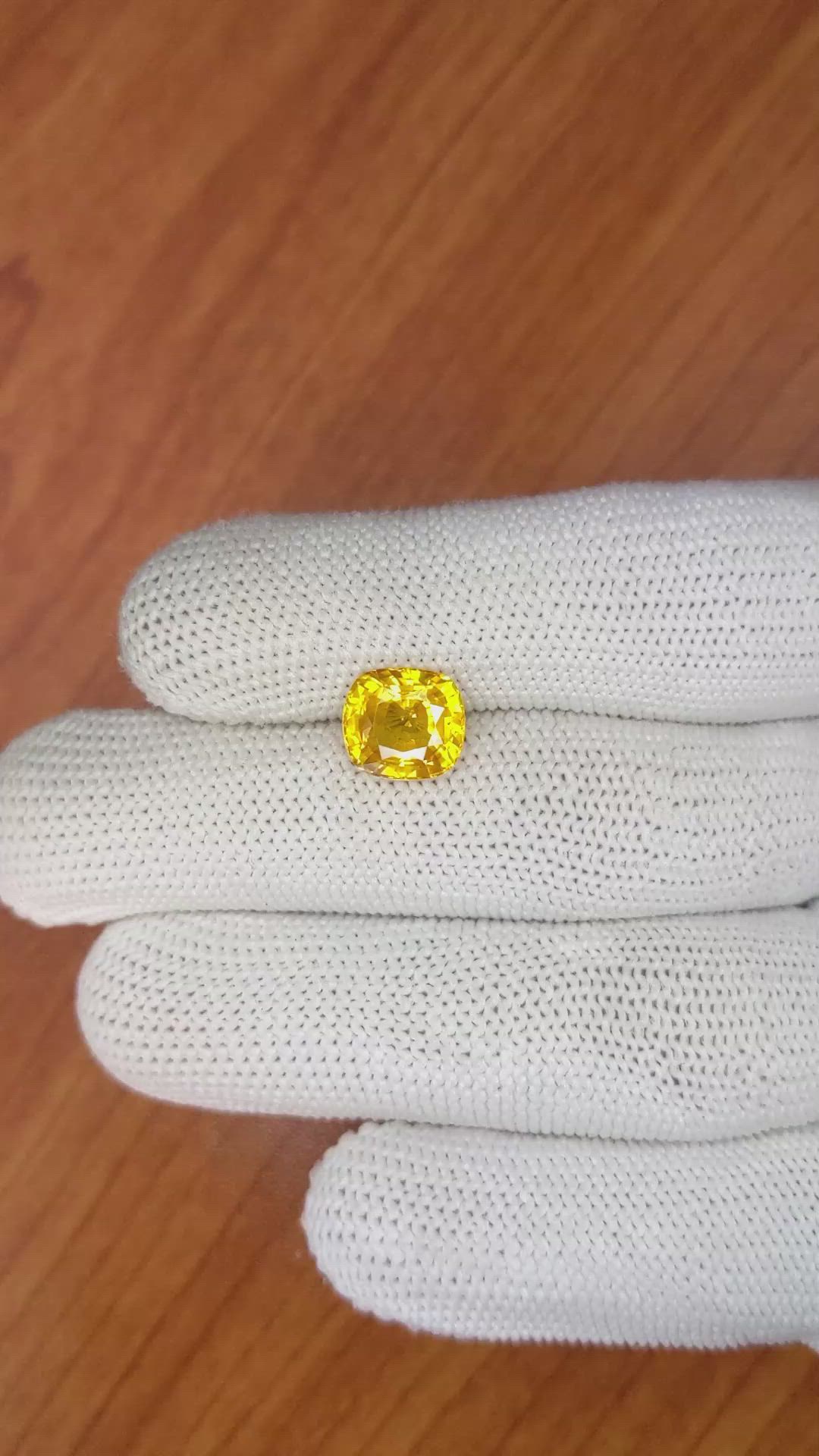 3.56 Ct. Orangish Yellow Sapphire from Ceylon (Sri Lanka) Size Video