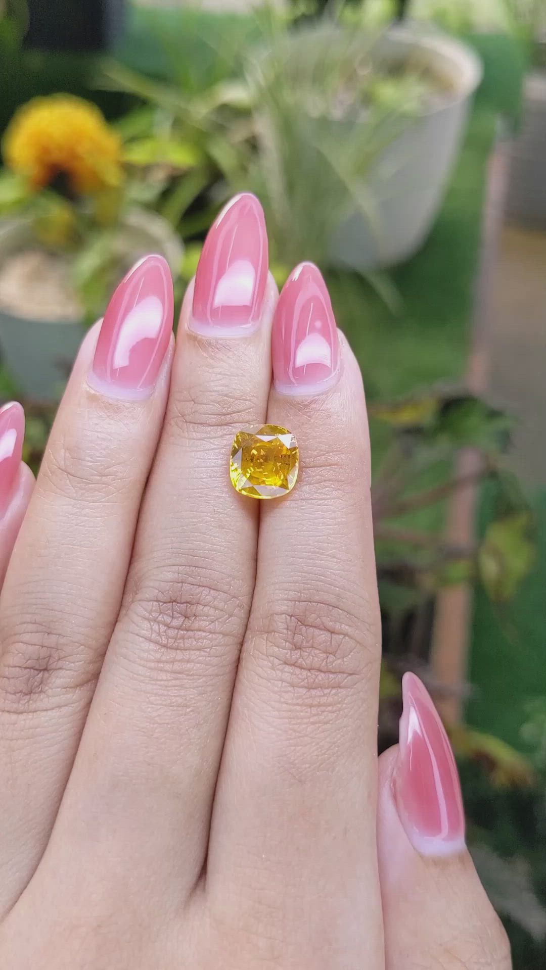3.56 Ct. Orangish Yellow Sapphire from Ceylon (Sri Lanka) Size Video