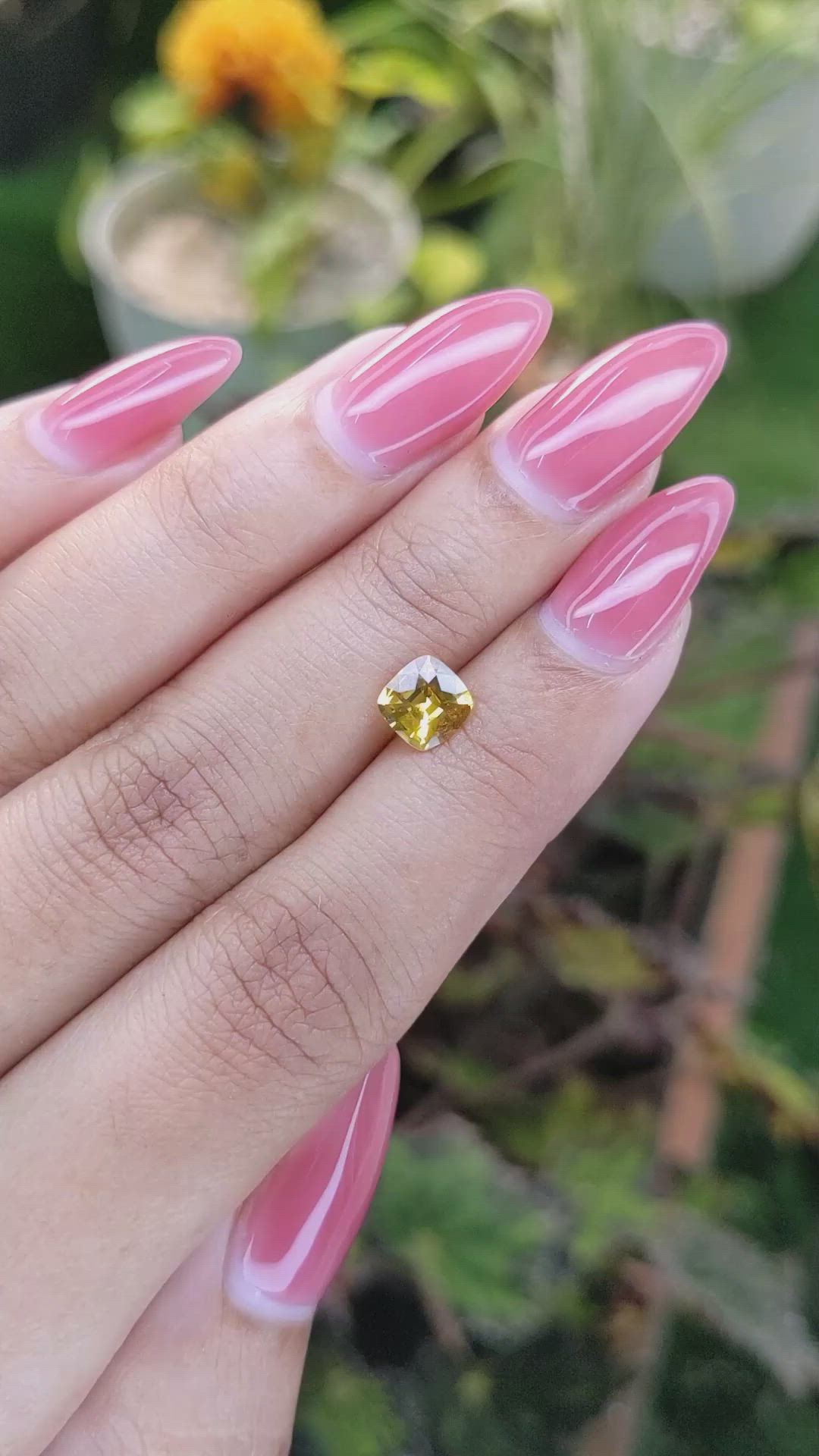1.12 Ct. Yellow Sapphire from Ceylon (Sri Lanka) Size Video