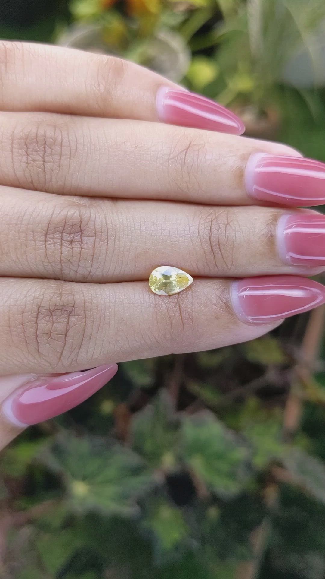 1.05 Ct. Yellow Sapphire from Ceylon (Sri Lanka) Size Video
