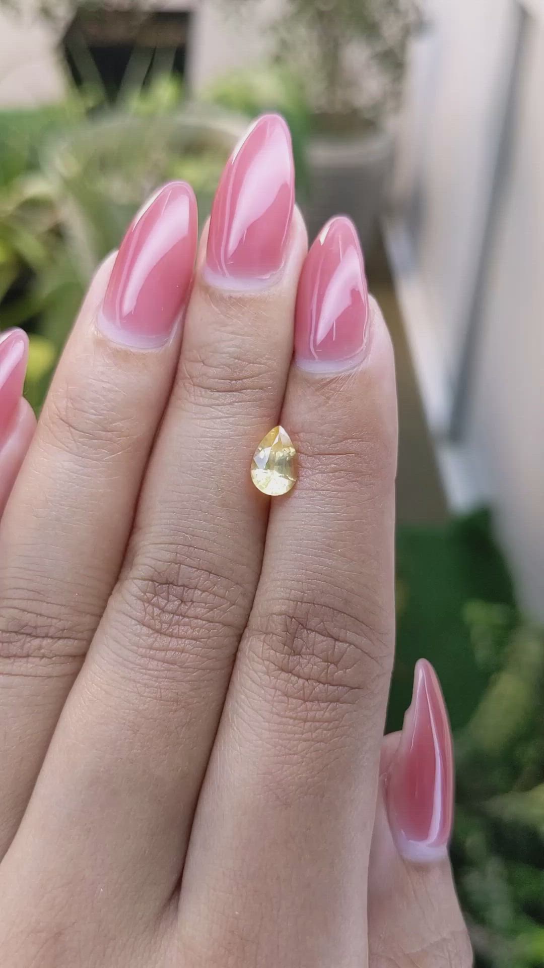 1.05 Ct. Yellow Sapphire from Ceylon (Sri Lanka) Size Video