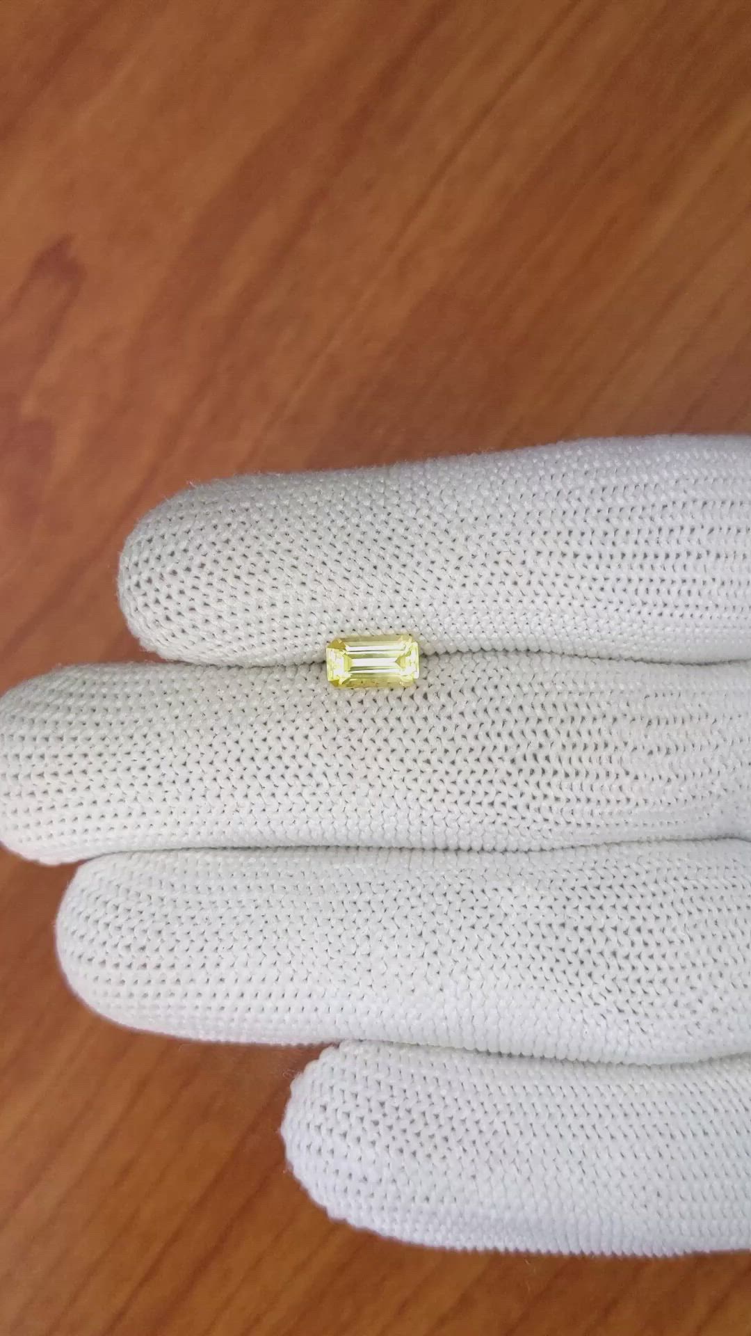0.96 Ct. Yellow Sapphire from Ceylon (Sri Lanka) Size Video