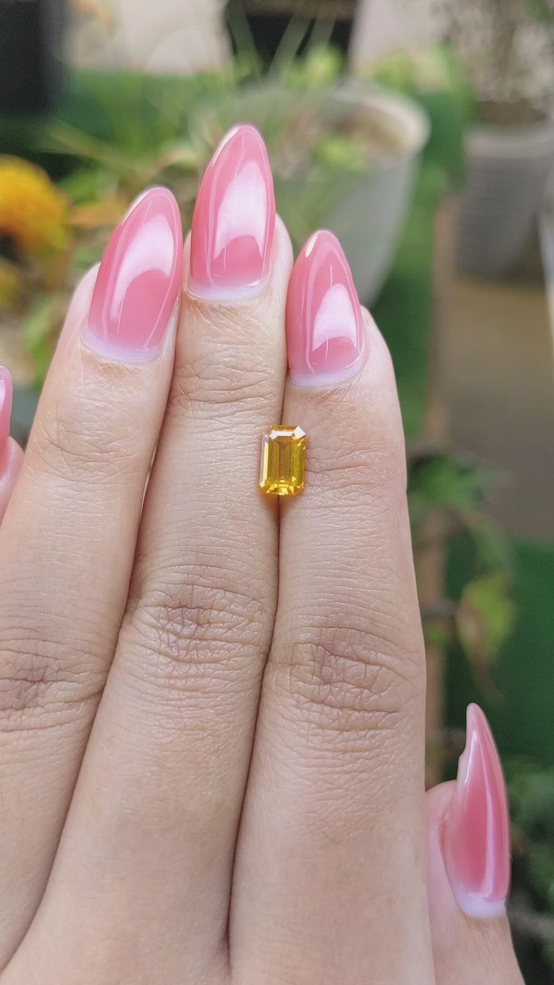 1.18 Ct. Yellowish Orange Sapphire from Ceylon (Sri Lanka) Size Video