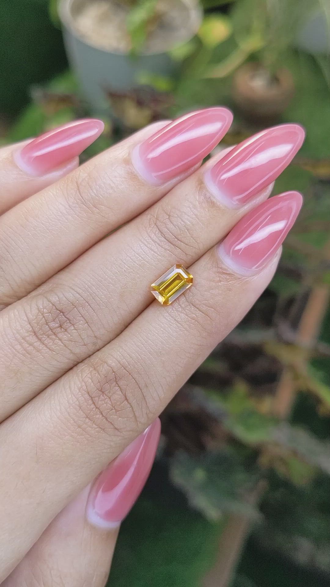 1.18 Ct. Yellowish Orange Sapphire from Ceylon (Sri Lanka) Size Video