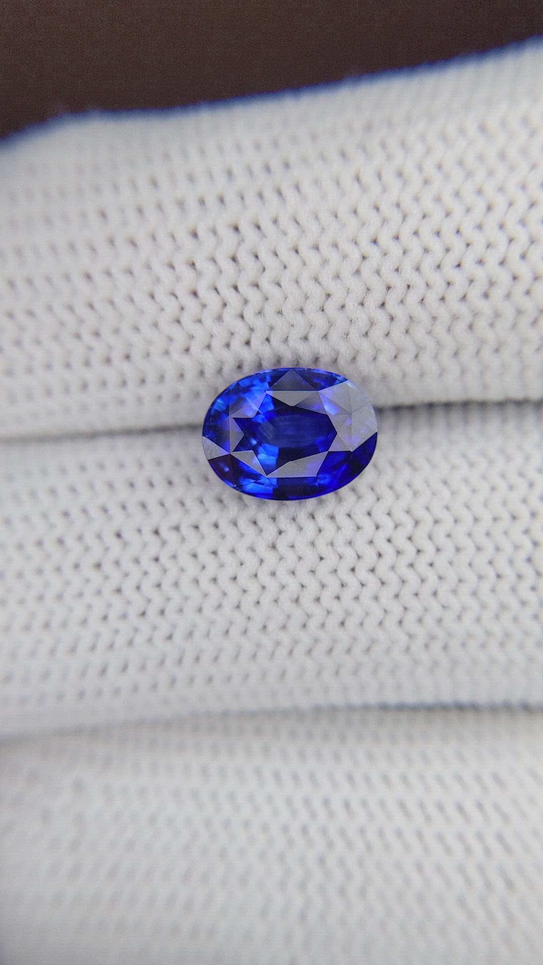 3.03 Ct. Blue Sapphire from Ceylon (Sri Lanka) Size Video