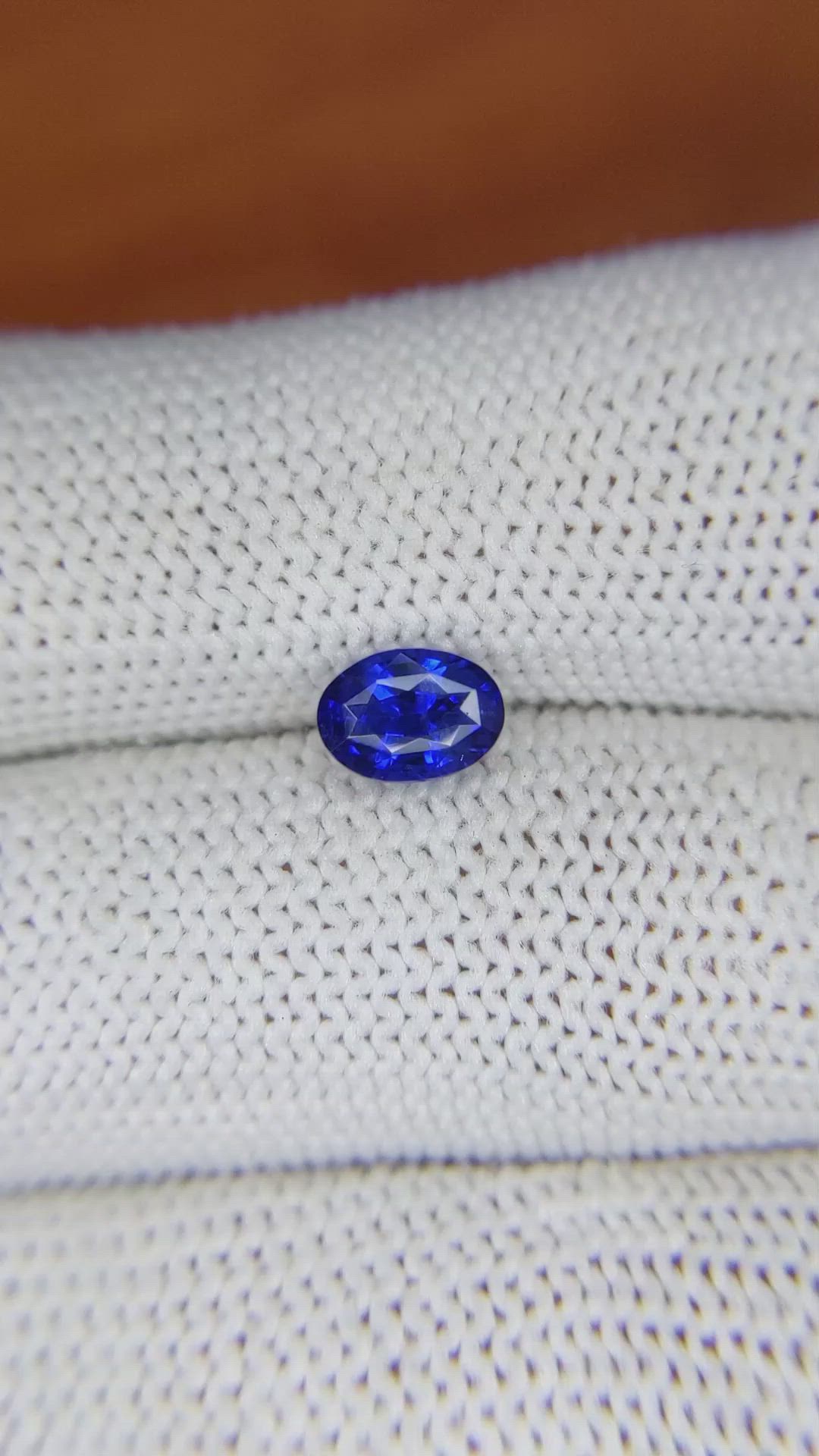 1.34 Ct. Blue Sapphire from Ceylon (Sri Lanka) Size Video