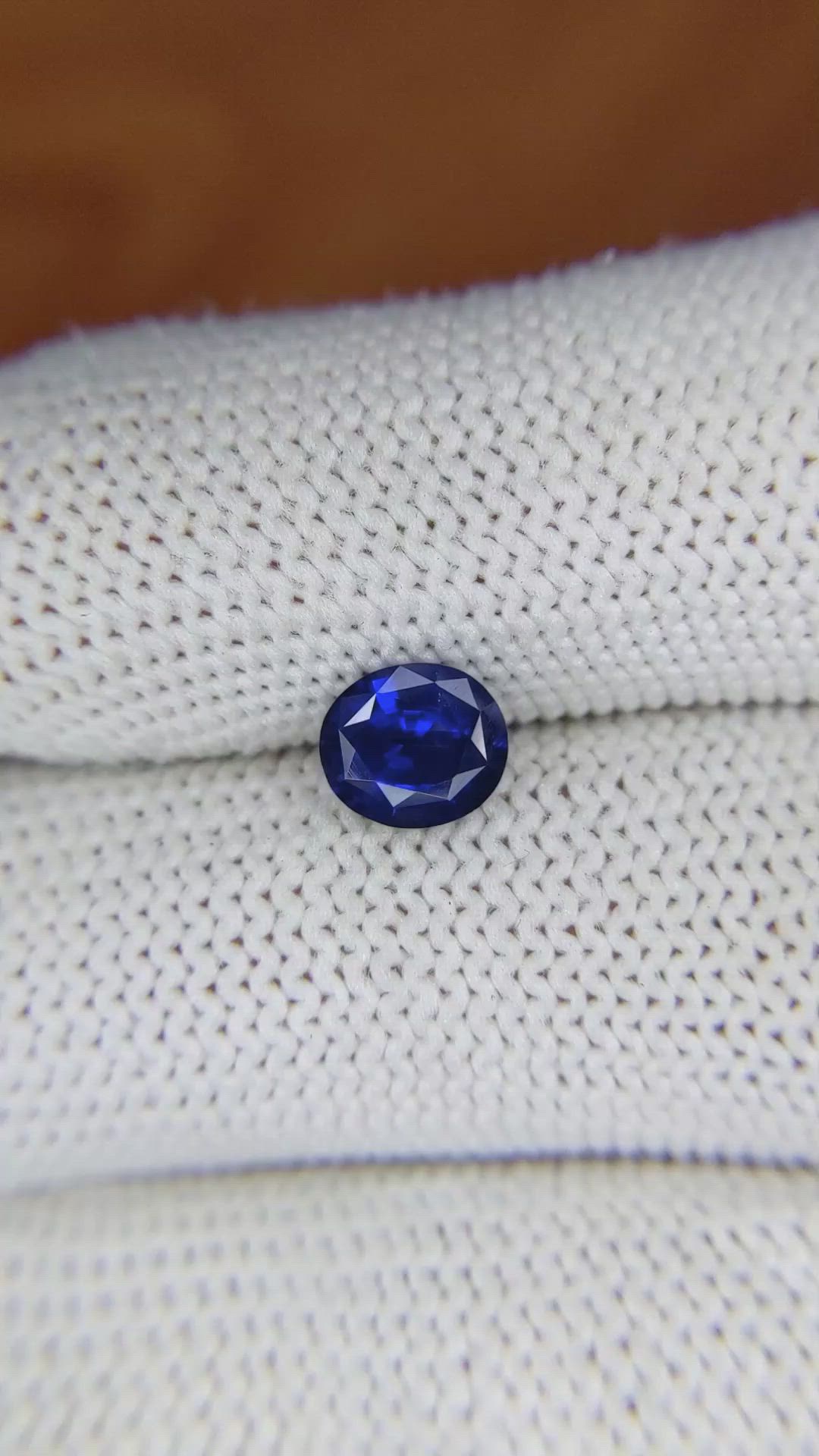1.14 Ct. Blue Sapphire from Ceylon (Sri Lanka) Size Video
