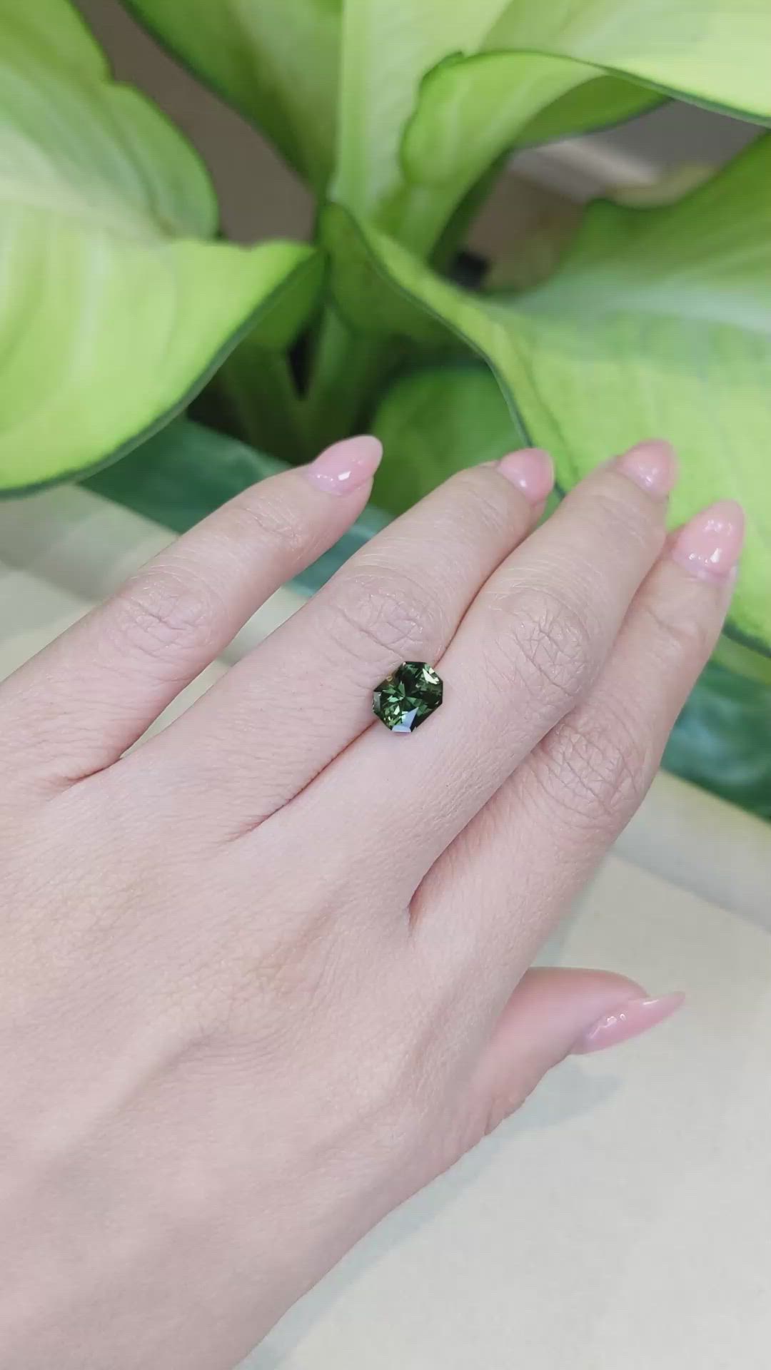 1.75 Ct. Green Sapphire from Ceylon (Sri Lanka) Size Video