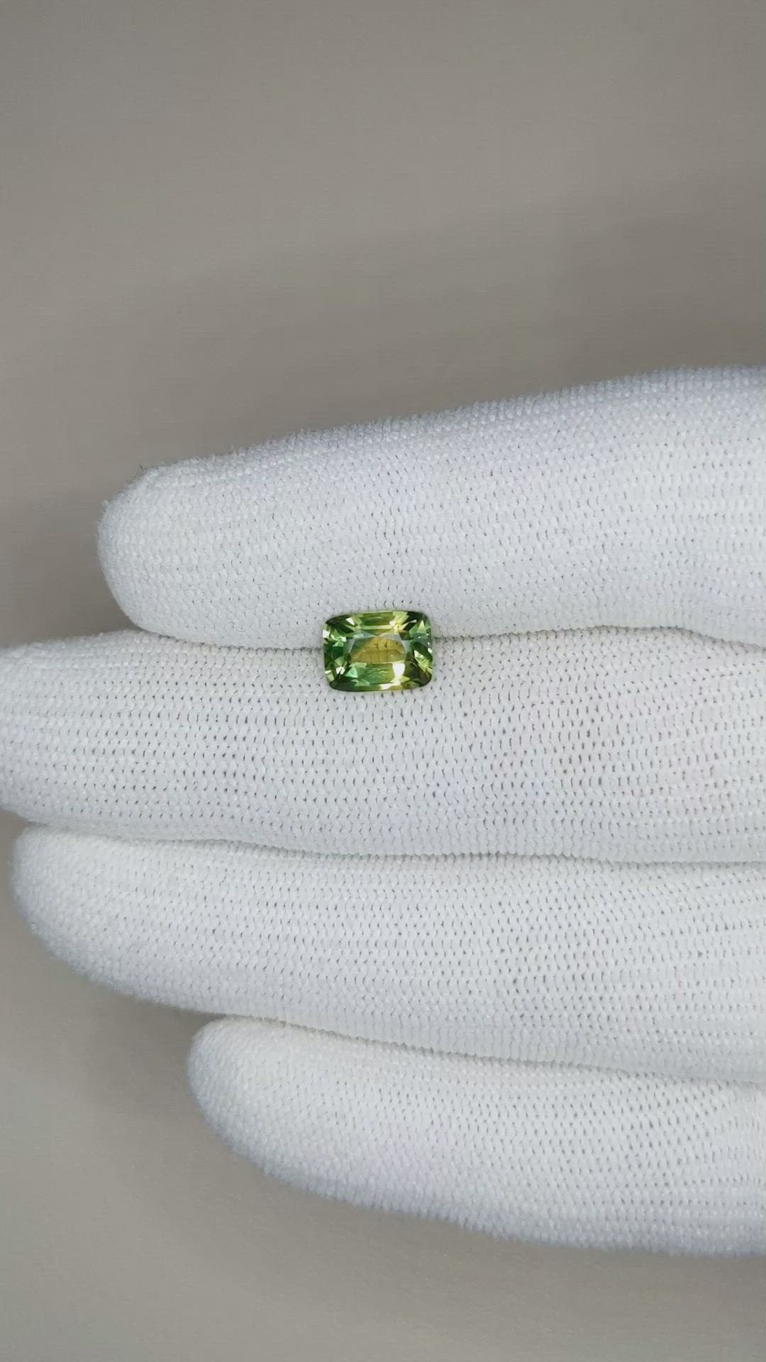 2.02 Ct. Bi Color Sapphire from Ceylon (Sri Lanka) Size Video