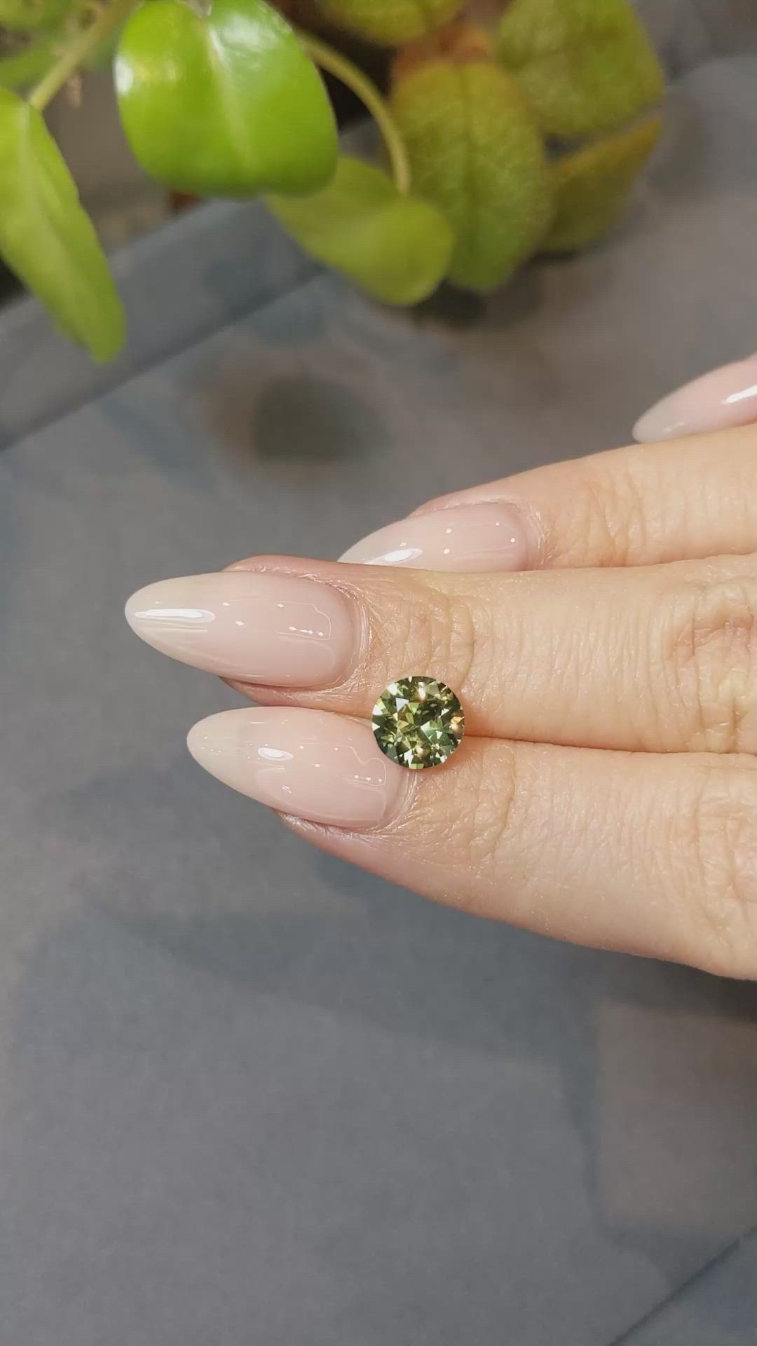 2.07 Ct. Yellowish Green Sapphire from Ceylon (Sri Lanka) Size Video