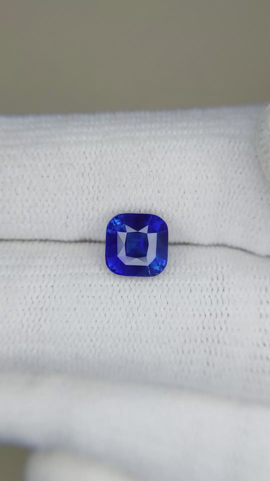 2.12 Ct. Blue Sapphire from Ceylon (Sri Lanka) Size Video