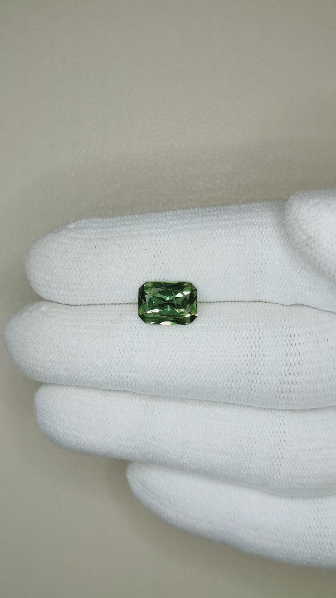 2.20 Ct. Green Sapphire from Ceylon (Sri Lanka) Size Video