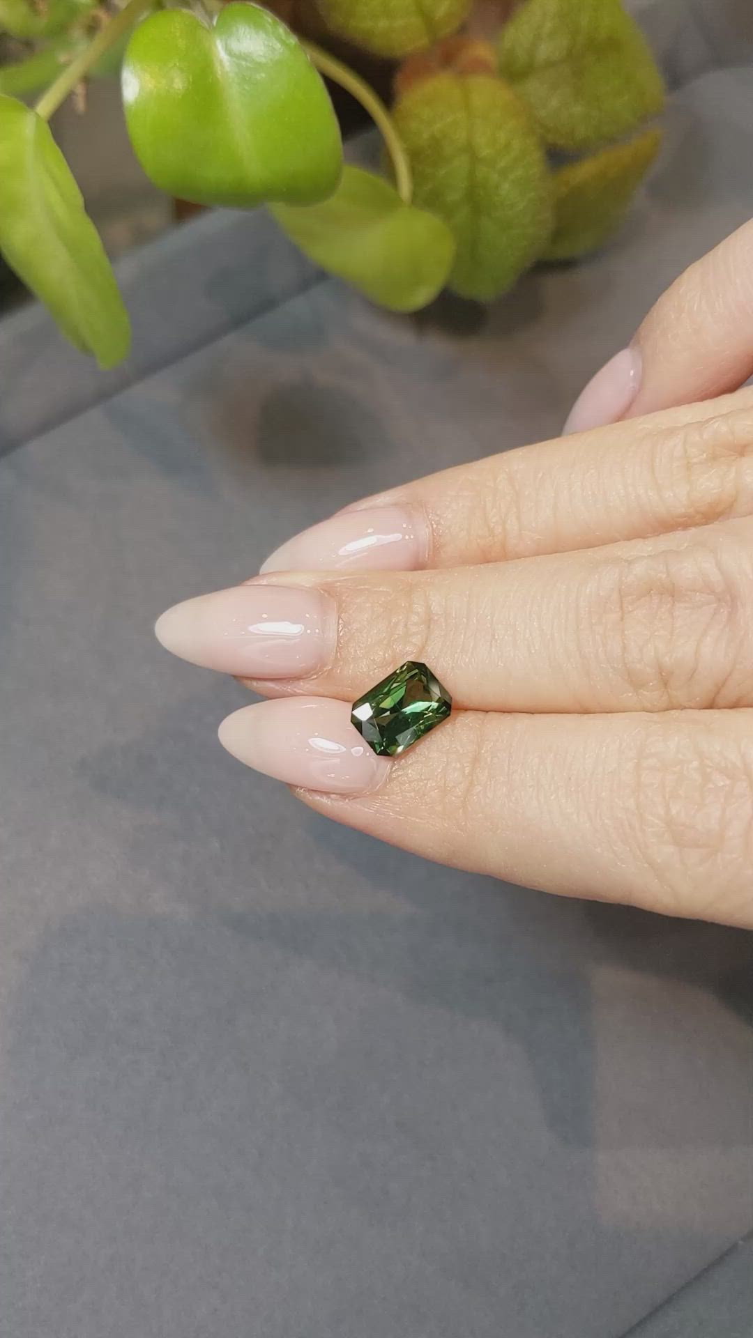 2.20 Ct. Green Sapphire from Ceylon (Sri Lanka) Size Video