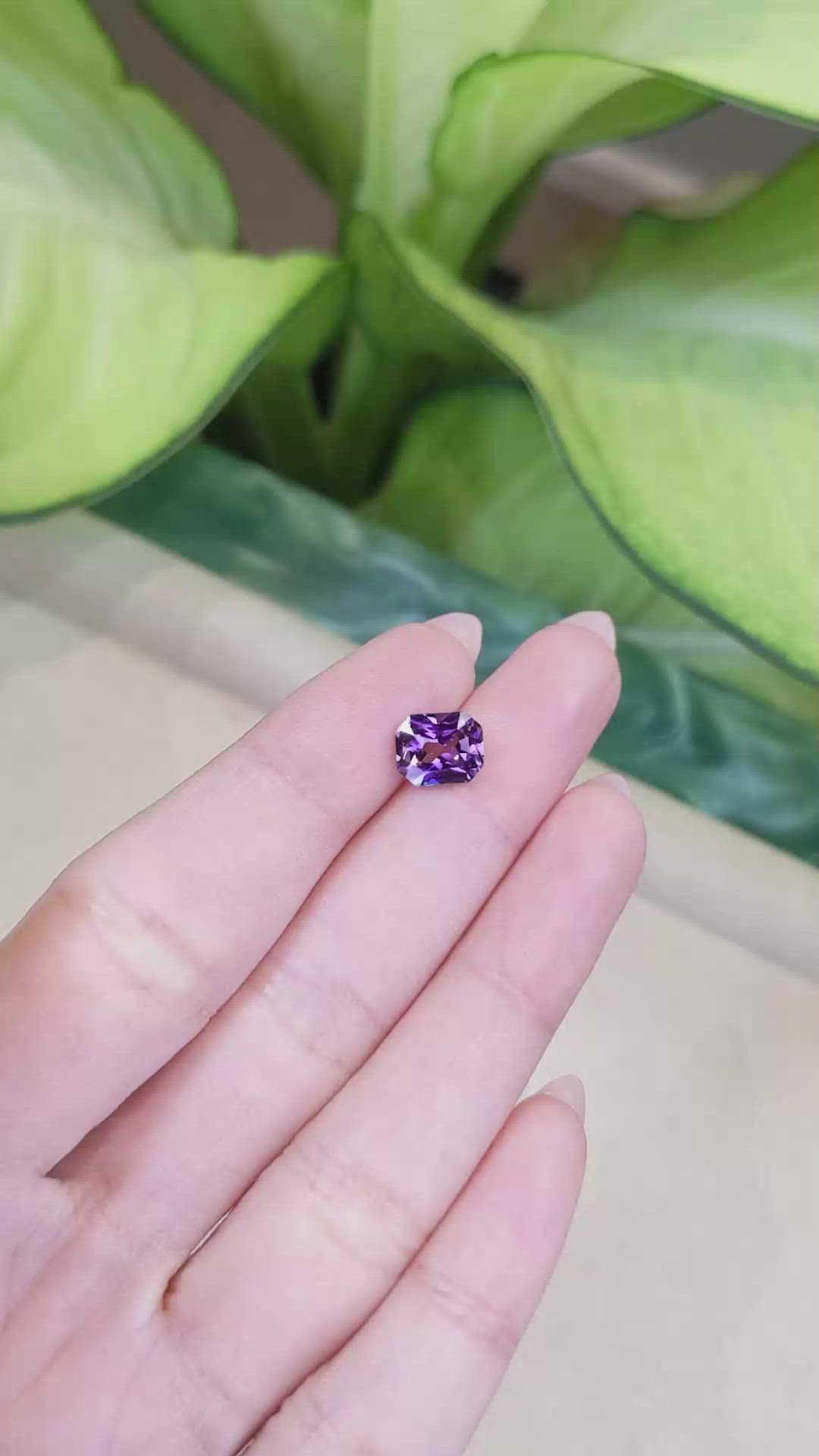 2.24 Ct. Pinkish Purple Sapphire from Ceylon (Sri Lanka) Size Video