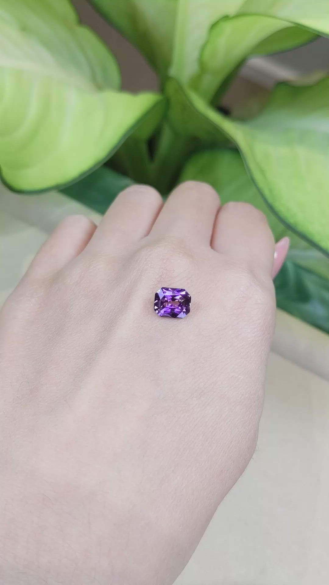 2.24 Ct. Pinkish Purple Sapphire from Ceylon (Sri Lanka) Size Video