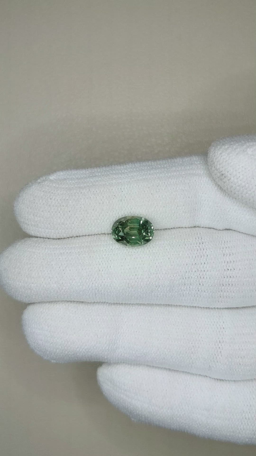 2.58 Ct. Yellowish Green Sapphire from Ceylon (Sri Lanka) Size Video