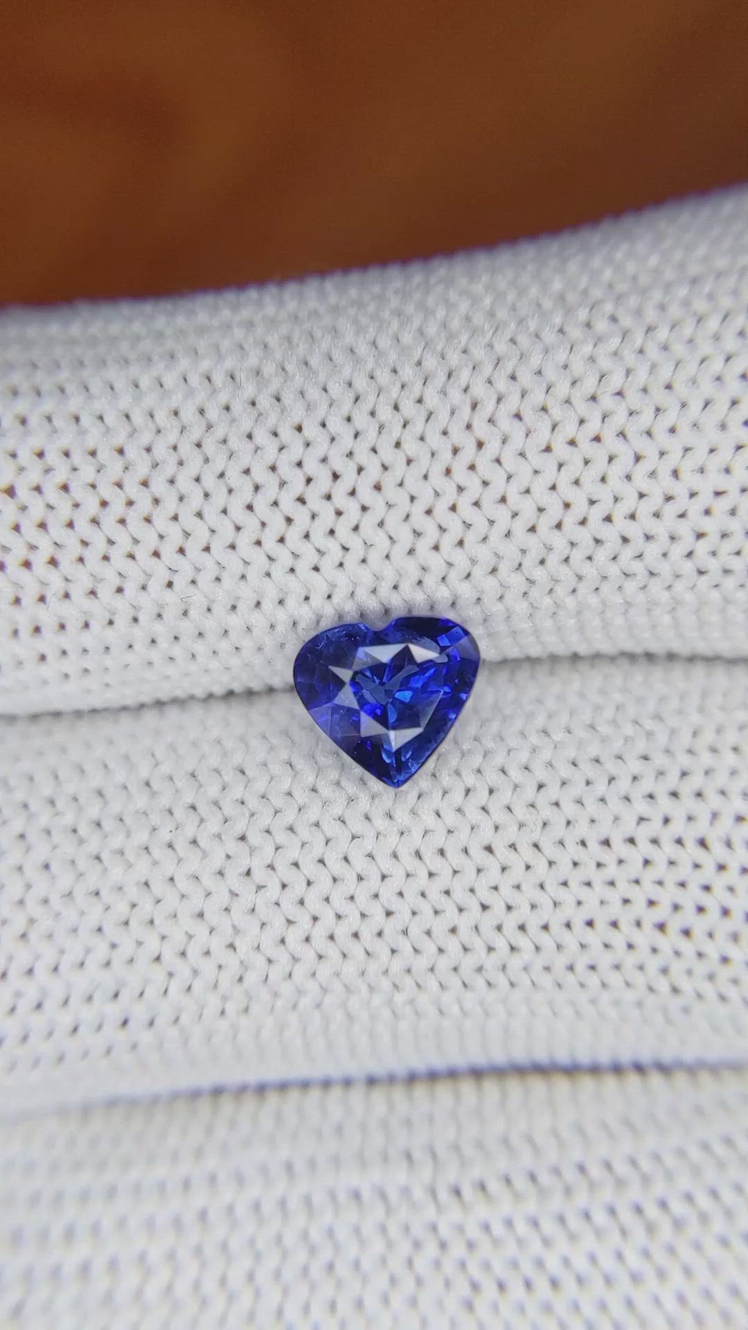 1.72 Ct. Blue Sapphire from Ceylon (Sri Lanka) Size Video