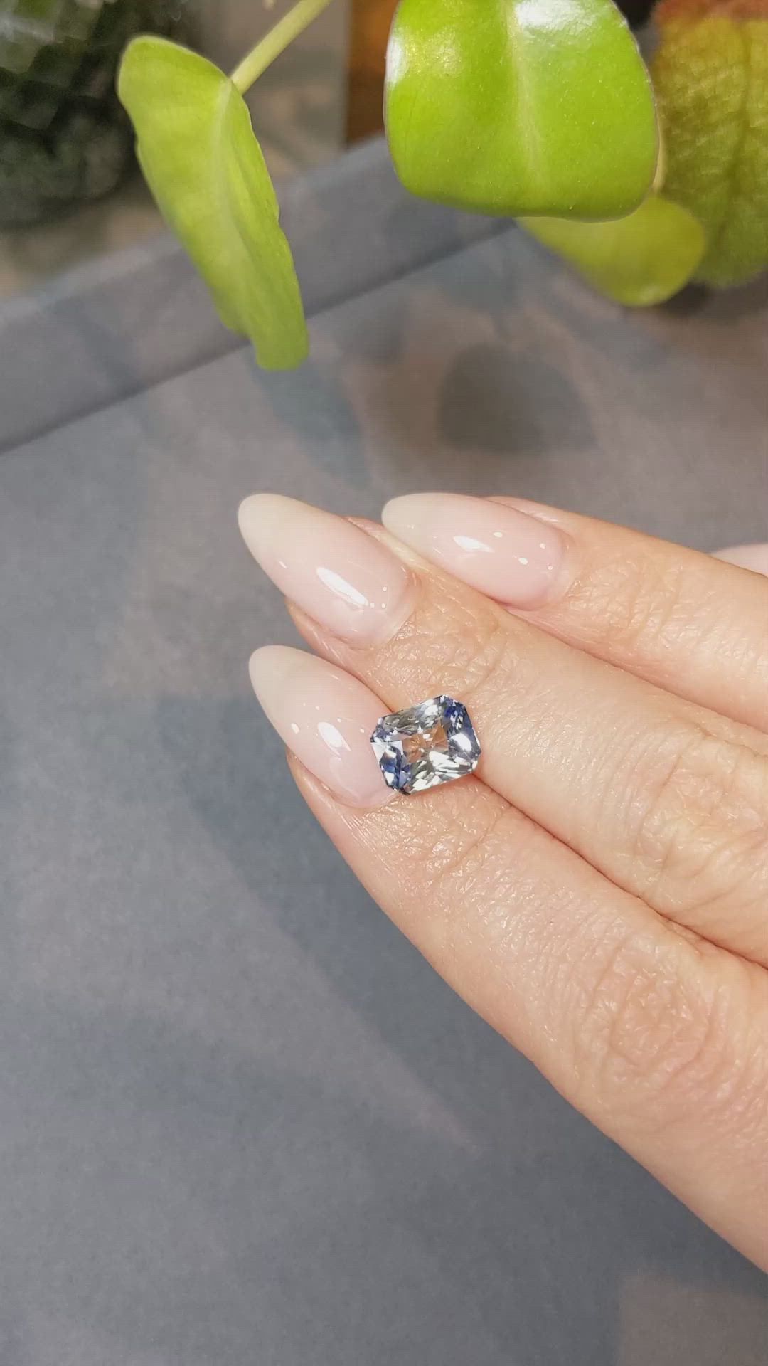 3.07 Ct. Bi Color Sapphire from Ceylon (Sri Lanka) Size Video