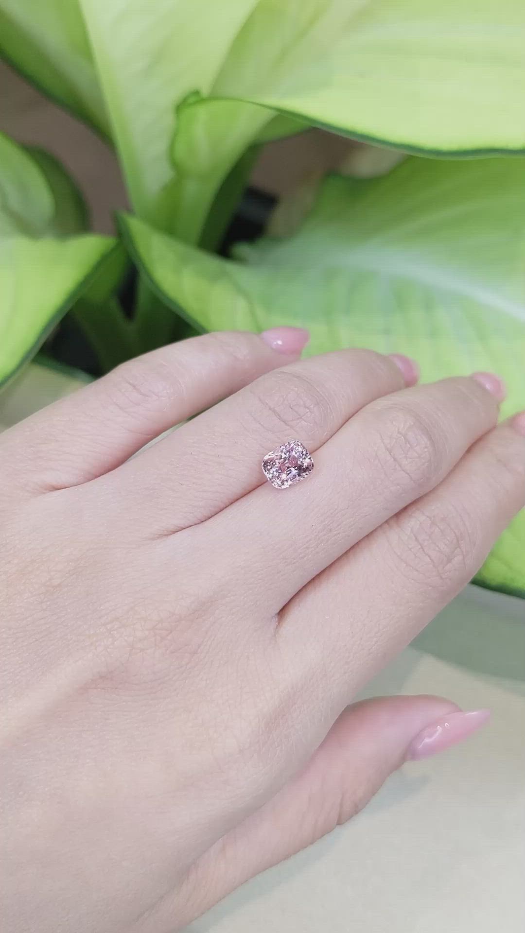 2.12 Ct. Padparadscha Sapphire from Ceylon (Sri Lanka) Size Video