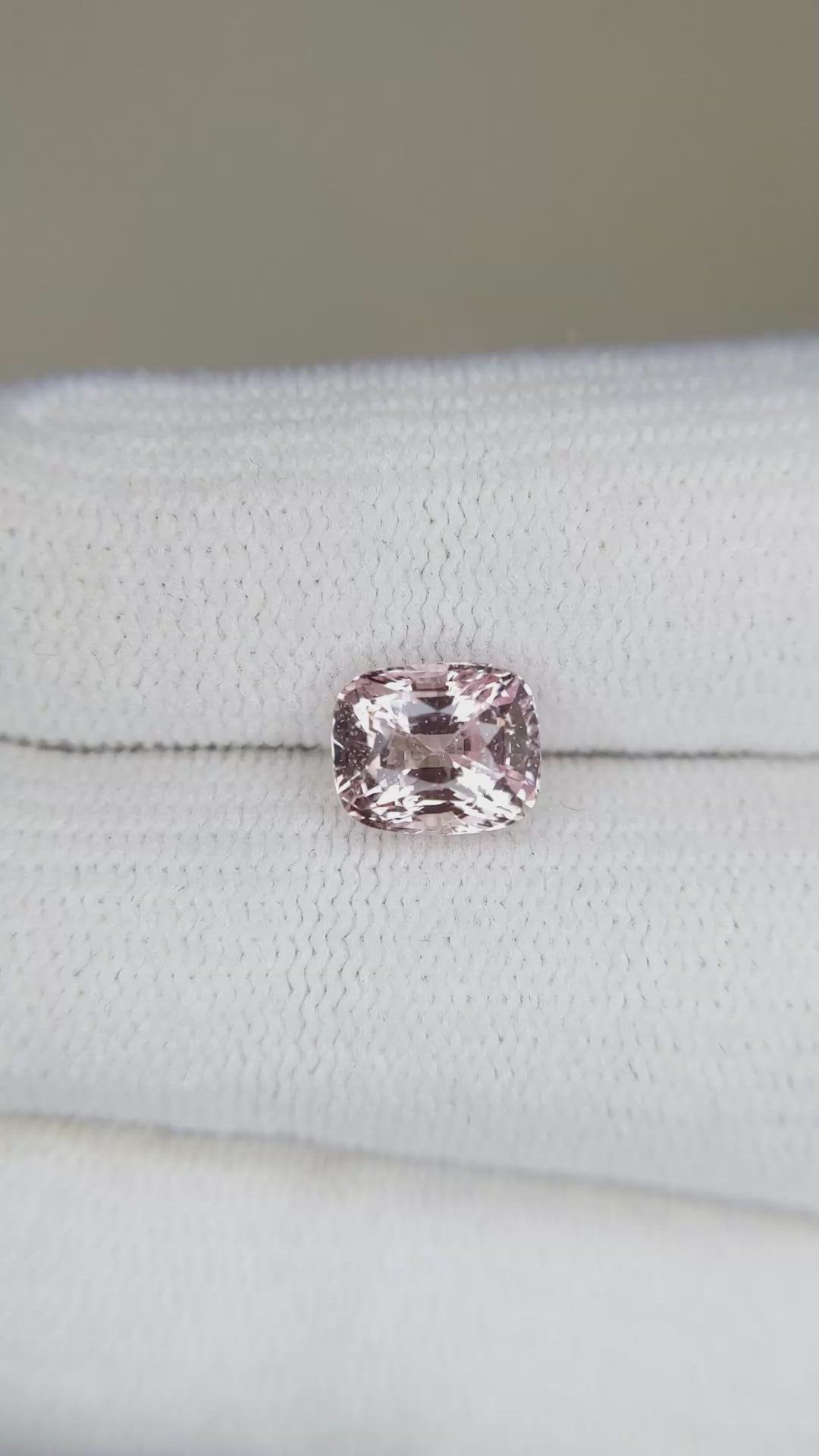 2.12 Ct. Padparadscha Sapphire from Ceylon (Sri Lanka) Size Video