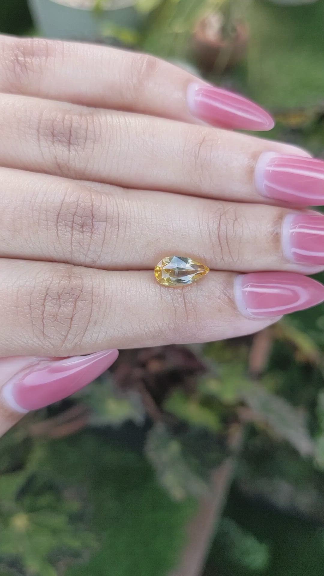 2.07 Ct. Bi Color Sapphire from Ceylon (Sri Lanka) Size Video