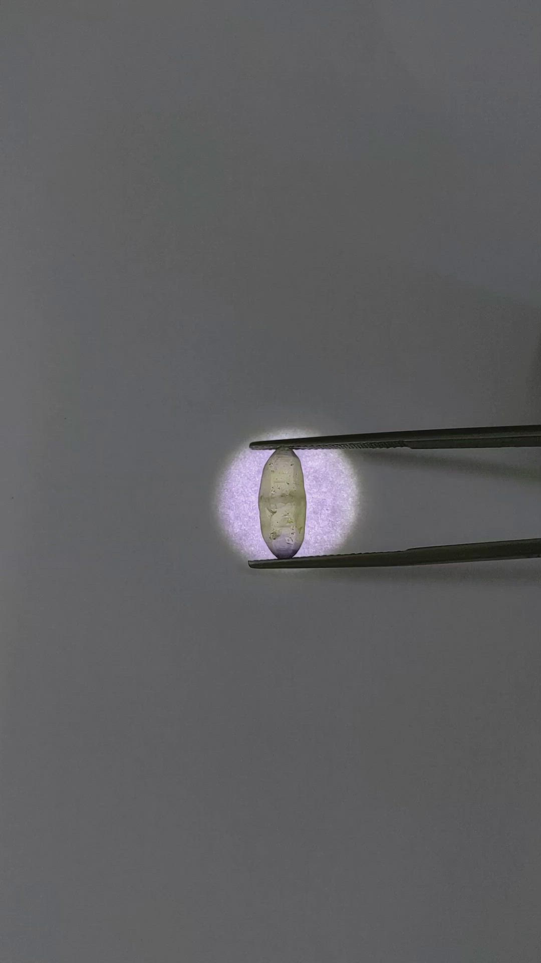 4.51 Ct. Bi Color Sapphire Crystal from Ceylon (Sri Lanka) Size Video